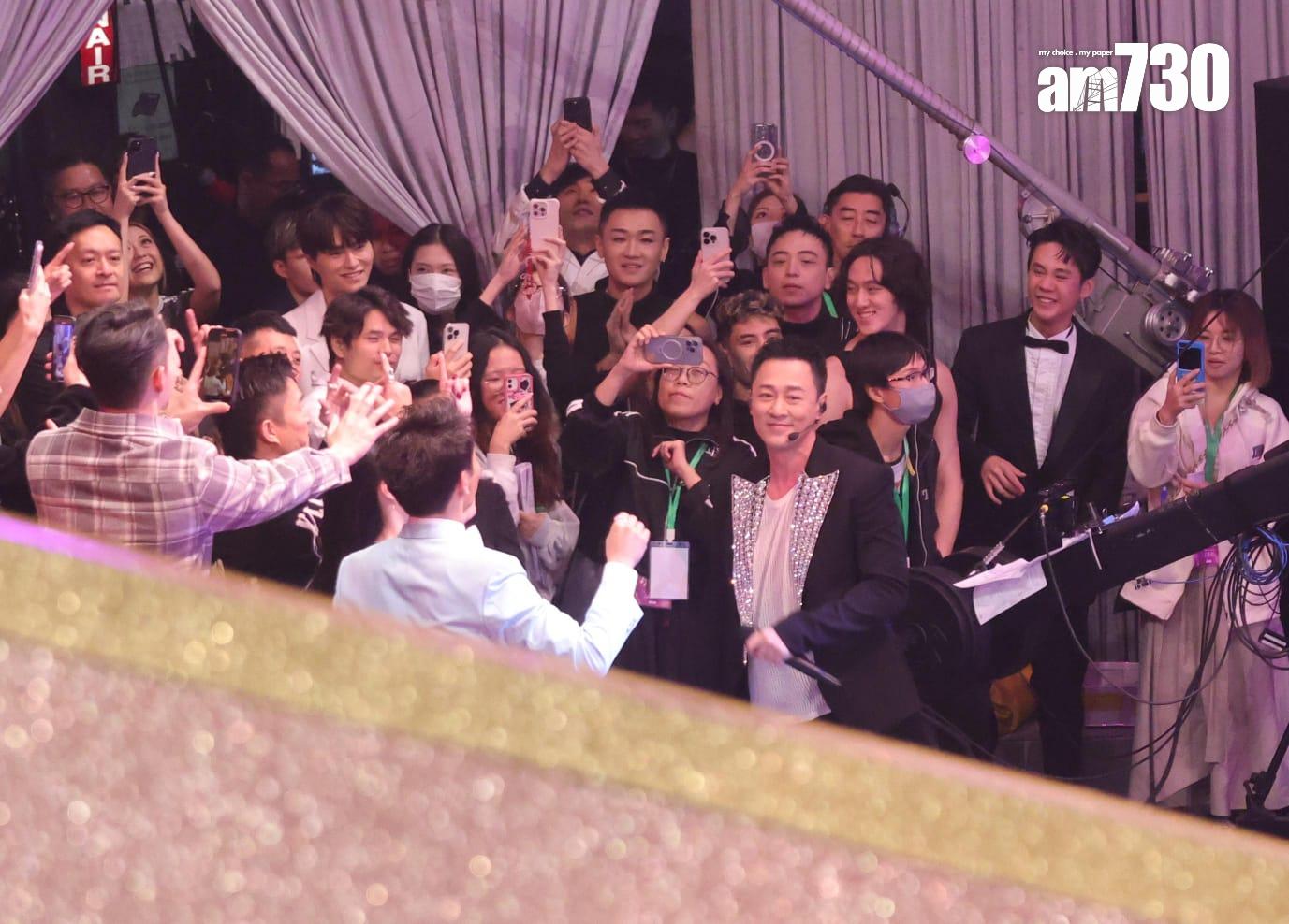 《萬千星輝賀台慶》現場實況,林峯壓軸出場。