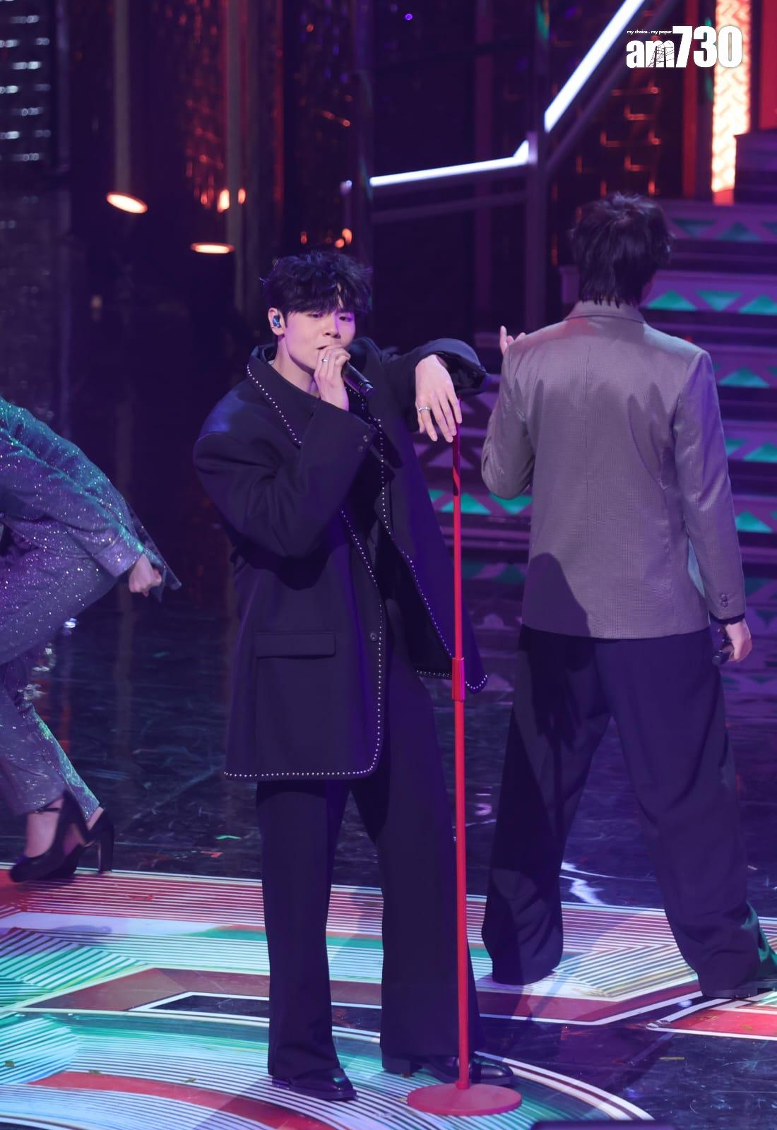 《聲夢傳奇》及《中年好聲音》學員組成「聲夢好聲音」,輪流出場獻唱經典金曲的廣東話及其他語言版。(吳康琦攝)