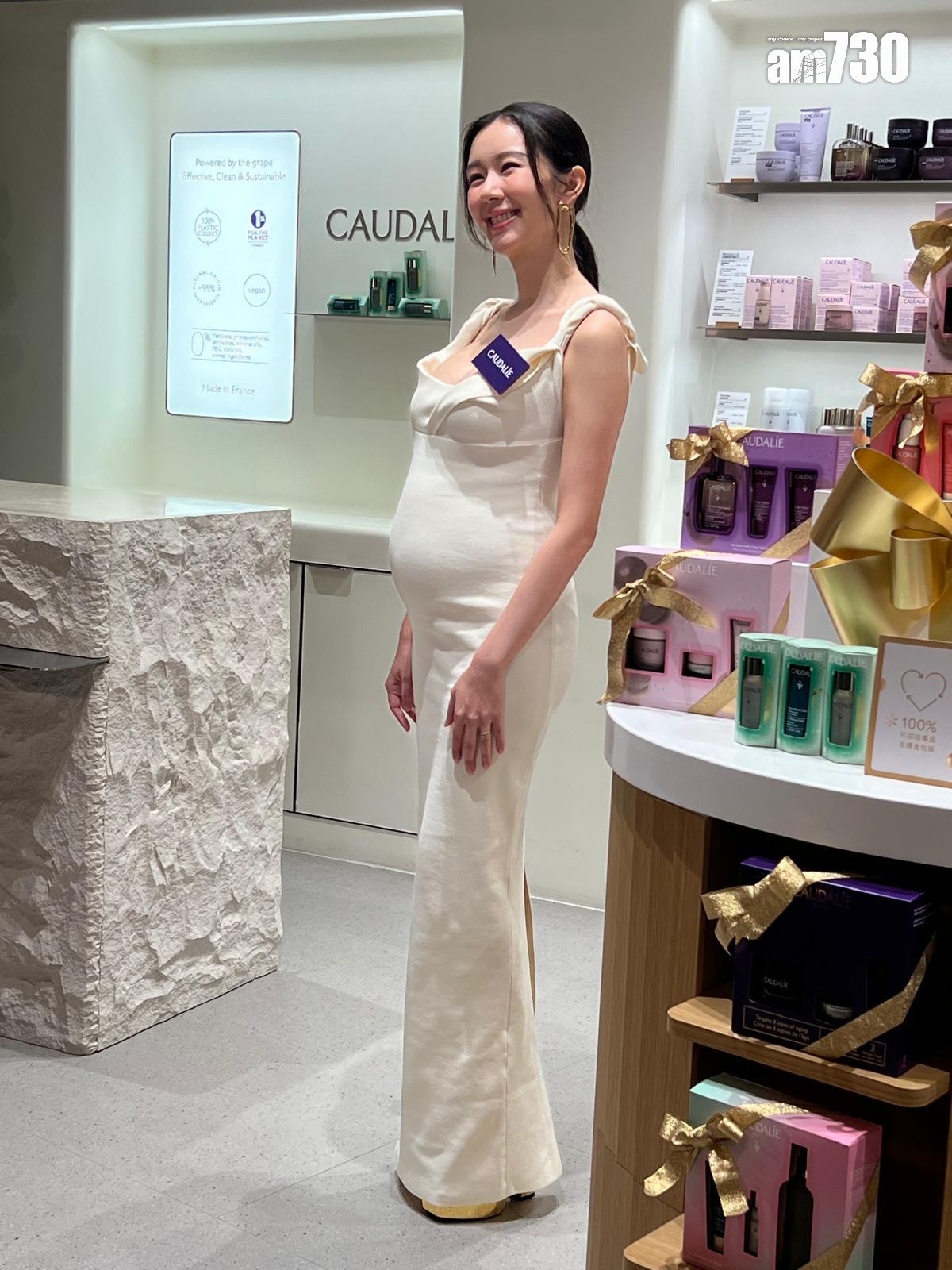 麥明詩挺巨肚現身,上圍亦連升幾CUP。