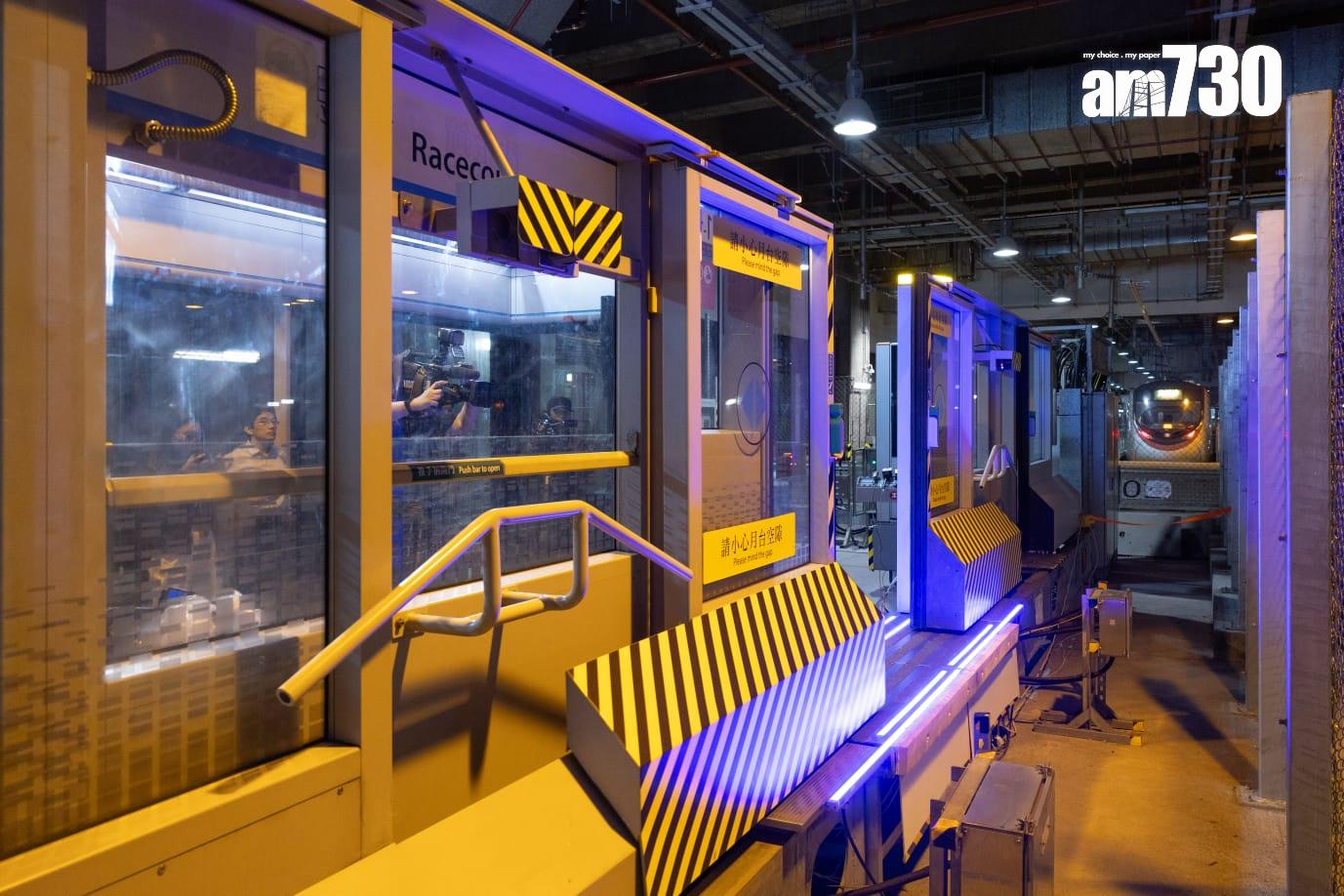 東鐵綫自動月台閘門工程料明年完成 九龍塘站今年內完成安裝(蘇文傑攝)