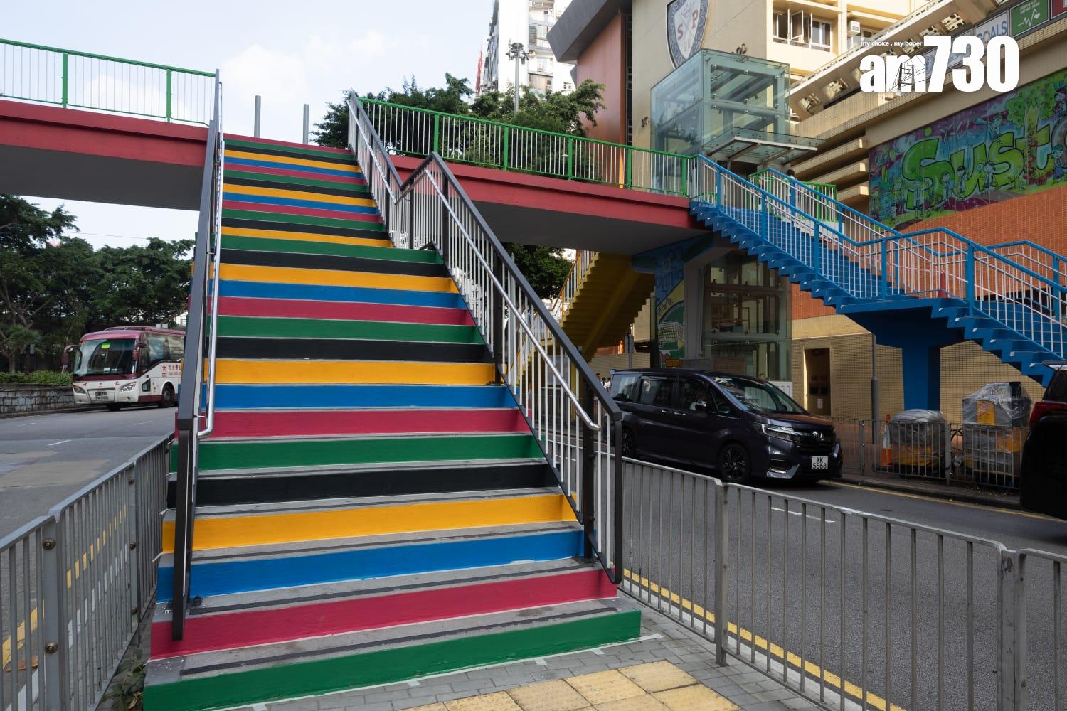 銅鑼灣「奧運橋」近日相關奧運設計圖案和資訊突然消失,路政署稱鑑於部分油漆已日漸褪色,故進行翻新工程,不涉更改現有的外觀設計,料於12月完成。(蘇文傑攝)