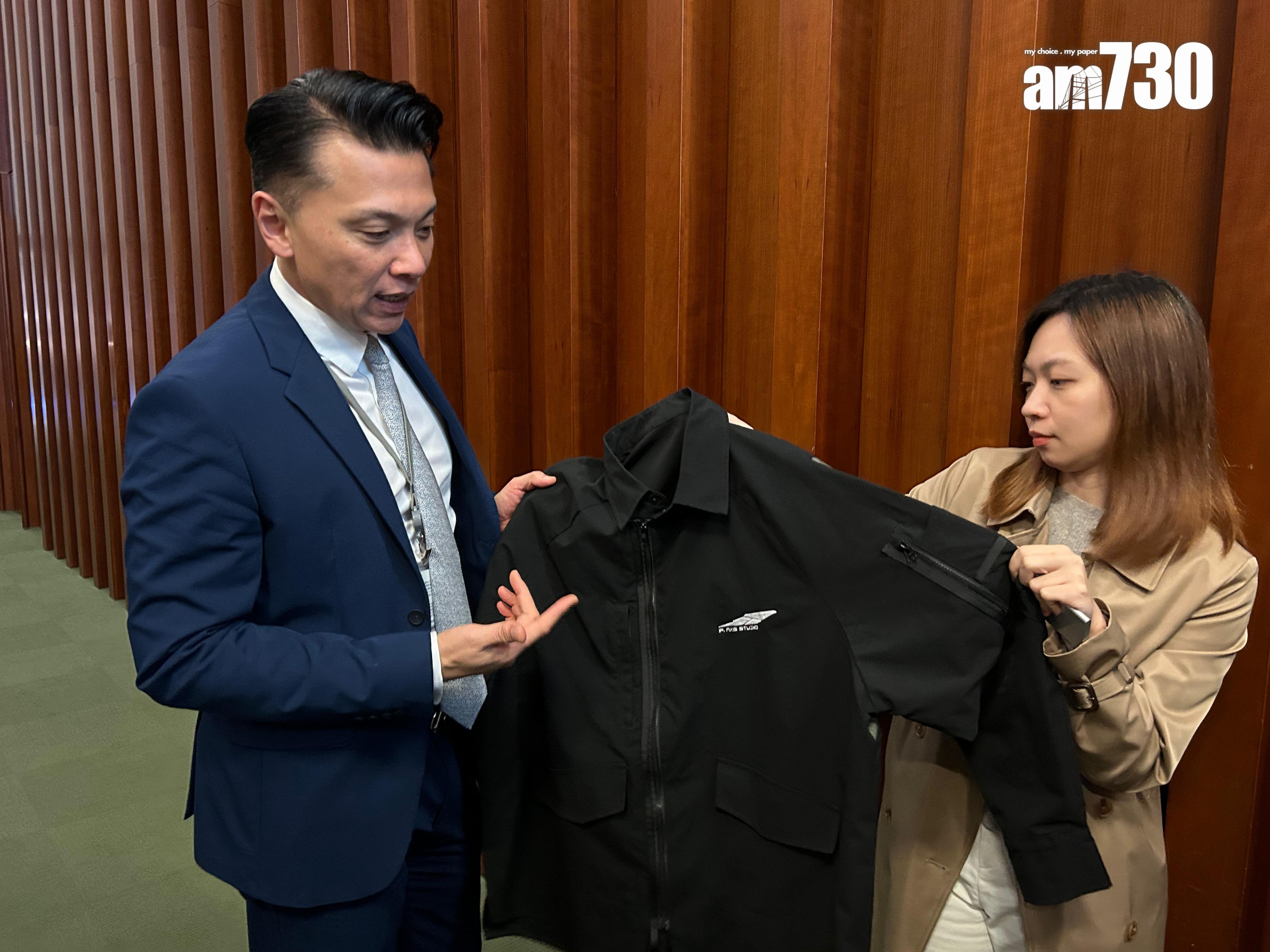 時裝薈首日登場 陳祖恒展示港產工裝作品(陳芷晴攝)