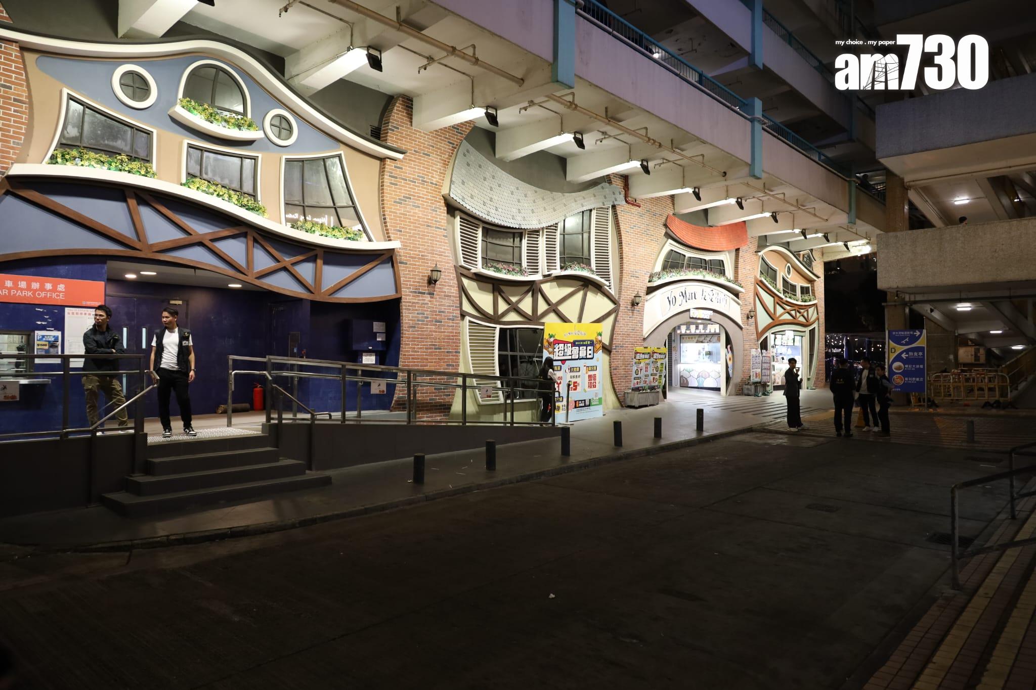 警方帶疑犯回友愛邨重組案情。(鍾式明攝)