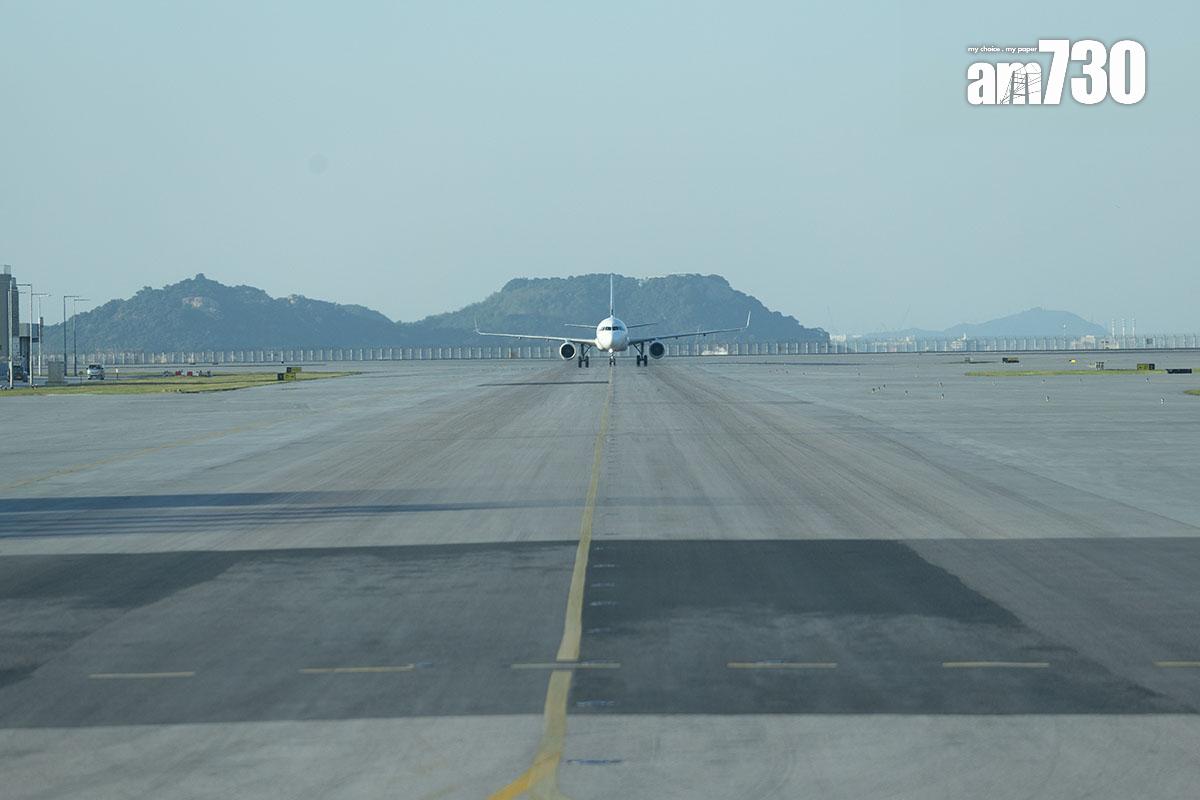 機場三跑道系統啟用,機管局形容是香港機場最重要的里程碑。(蘇文傑攝)