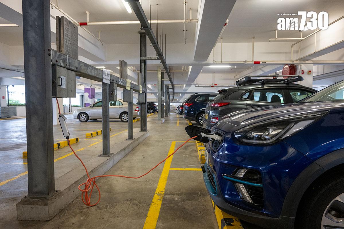 房委會轄下停車場收費元旦日起輕微上調。(資料圖片)