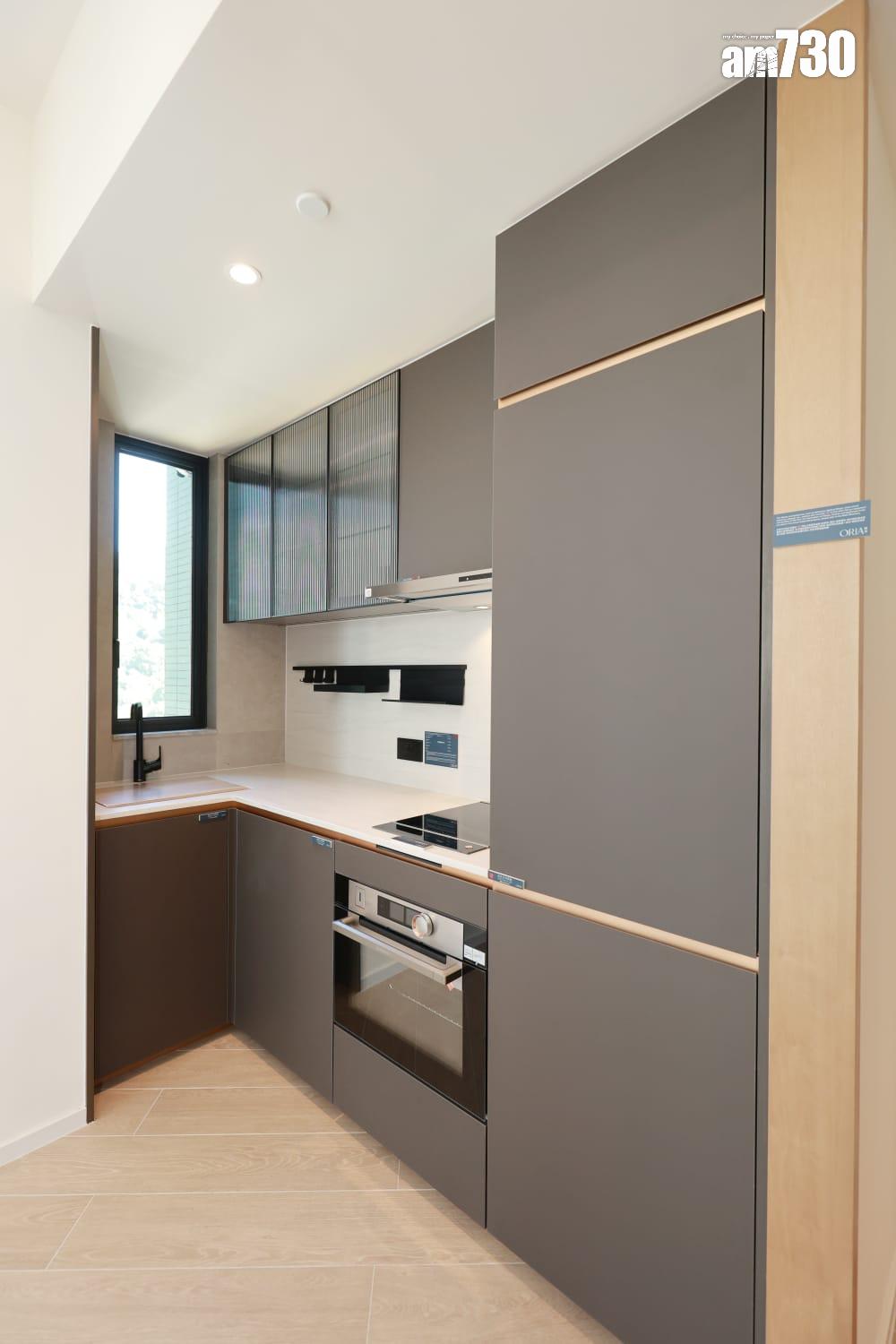 筲箕灣傲華現樓示範單位即睇!兩房主人房面積達108呎 開放式外望鯉魚門山景|多圖有片