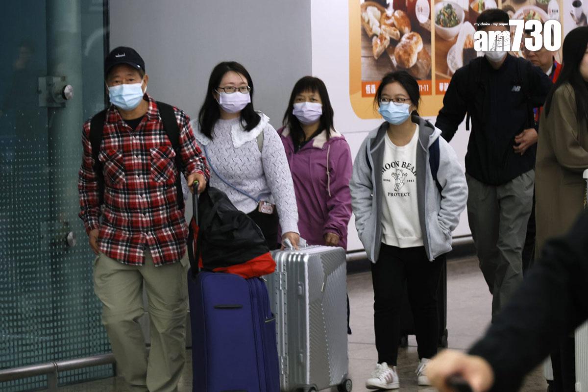 聖誕節長假期尾聲有大批港人回港。(林俊源攝)