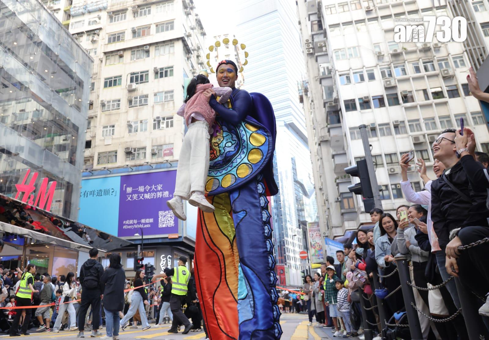 渣打藝趣嘉年華壓軸巡遊 10座巨型木偶「遊走」銅鑼灣 (吳康琦攝)