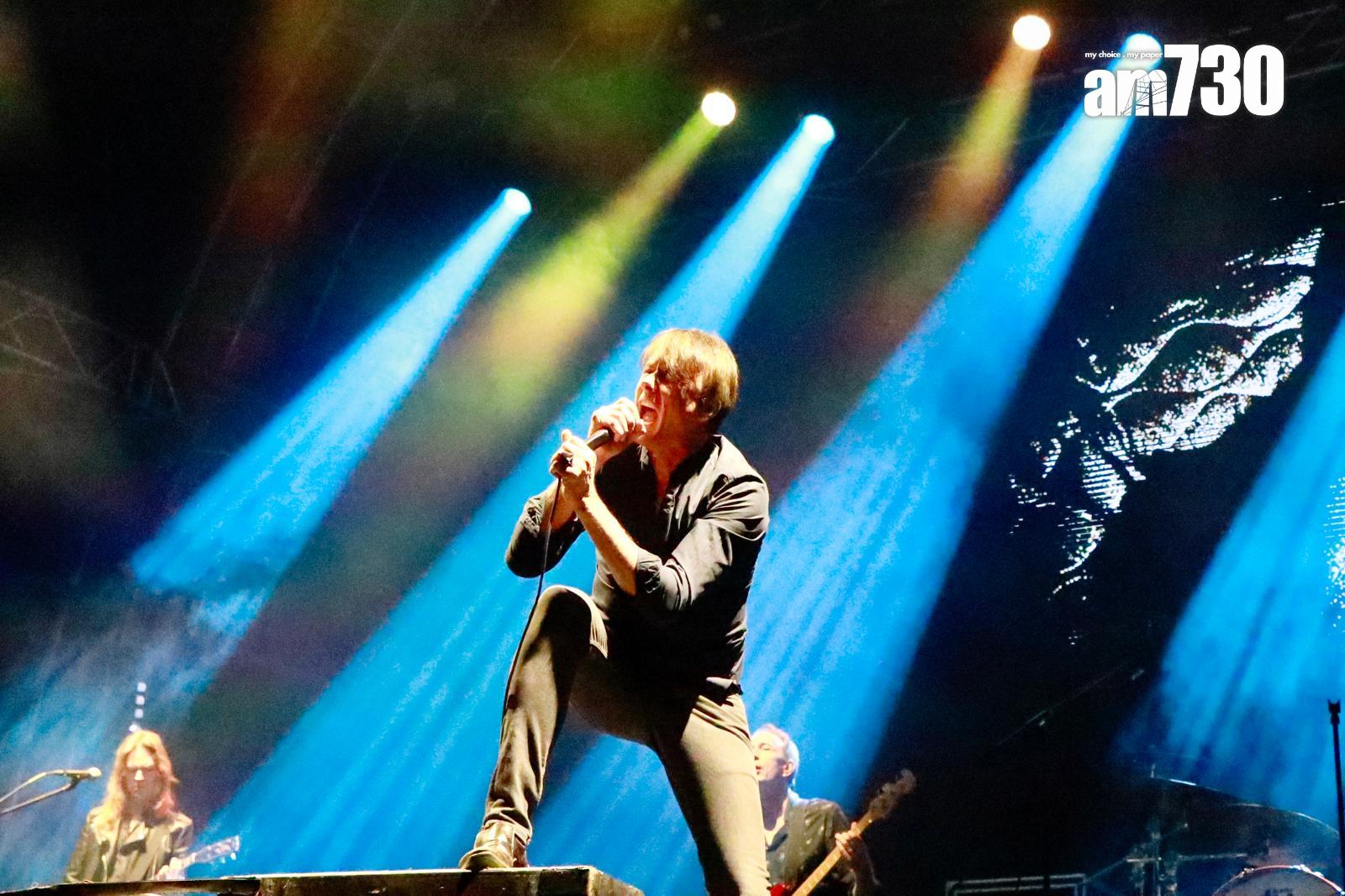 Suede主音Brett Anderson甫出場已炸爆全場。(娛樂組攝)