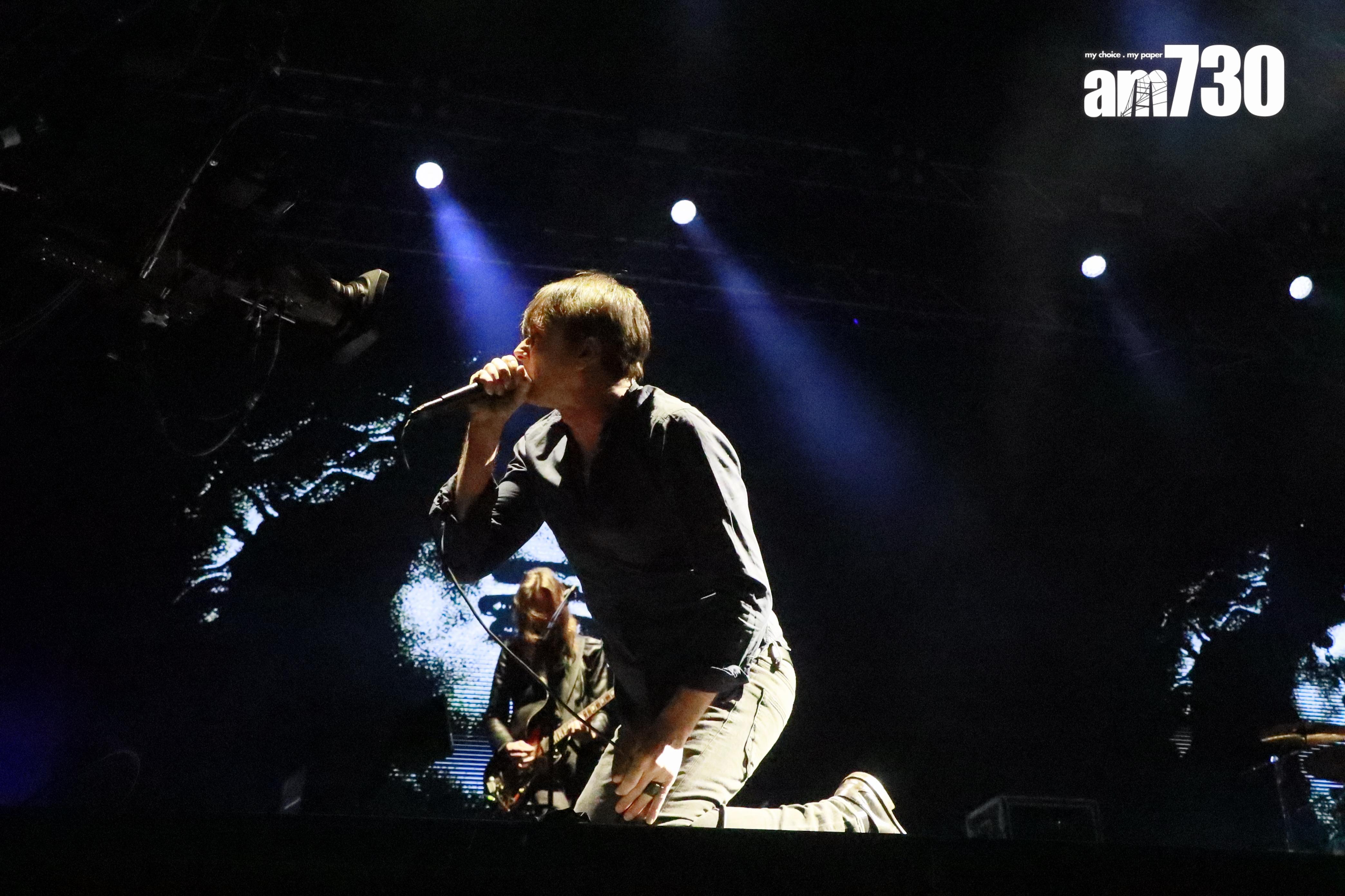 57歲的Suede主音Brett Anderson又跳有唱,非常落力。(娛樂組攝)