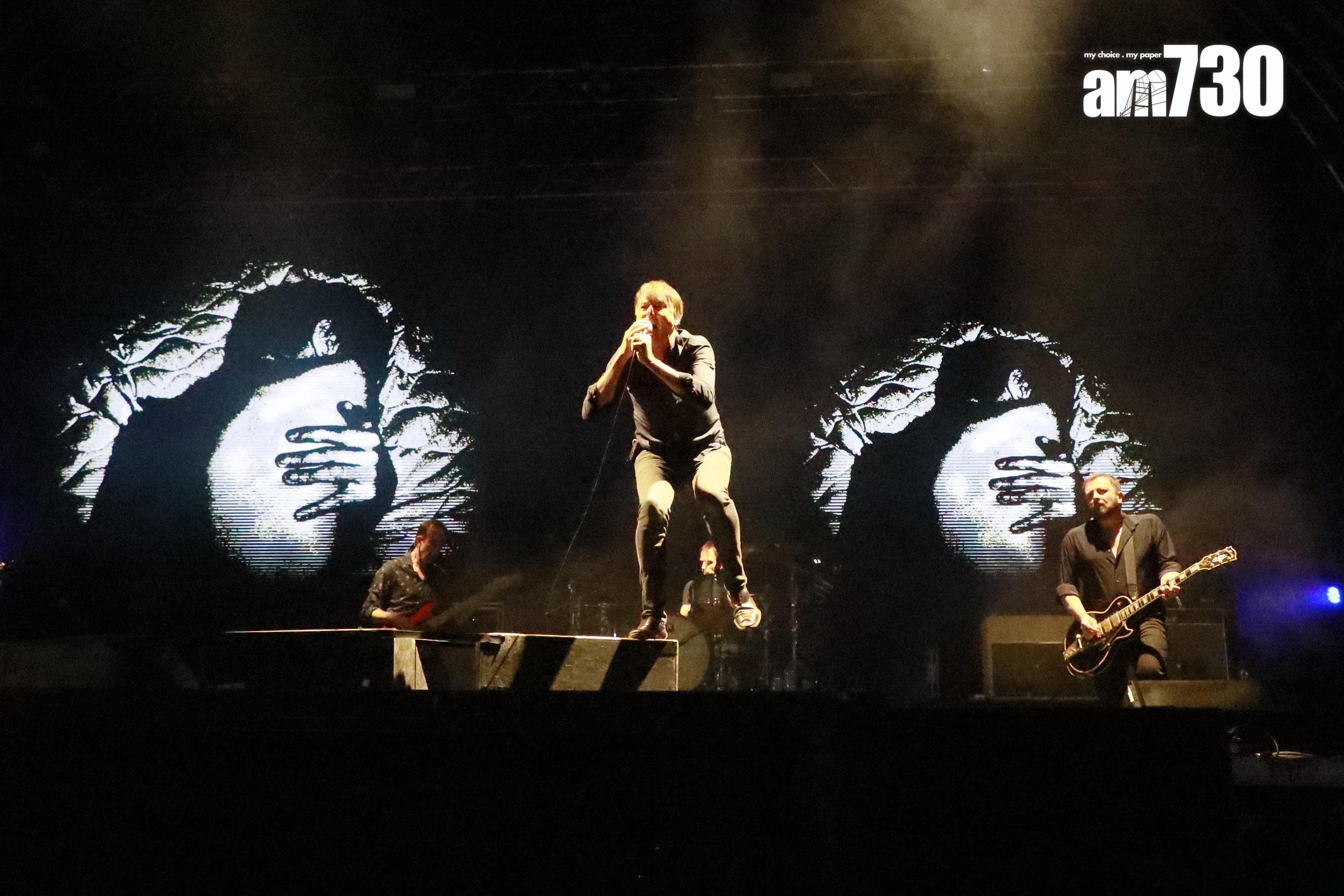 57歲的Suede主音Brett Anderson又跳有唱,非常落力。(娛樂組攝)