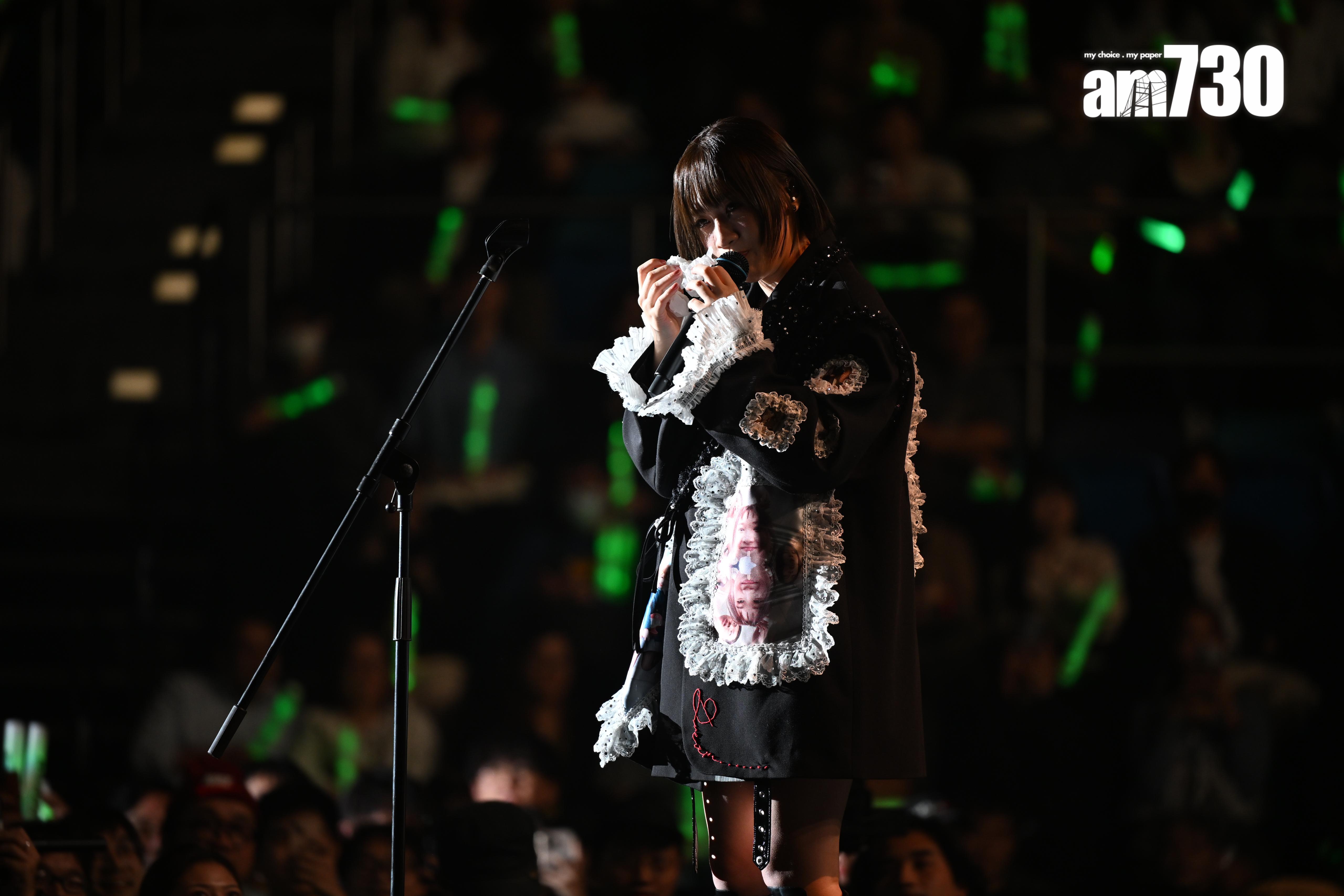 sica看到圈外閨密從外地回港捧場時激動落淚。 (娛樂組攝)