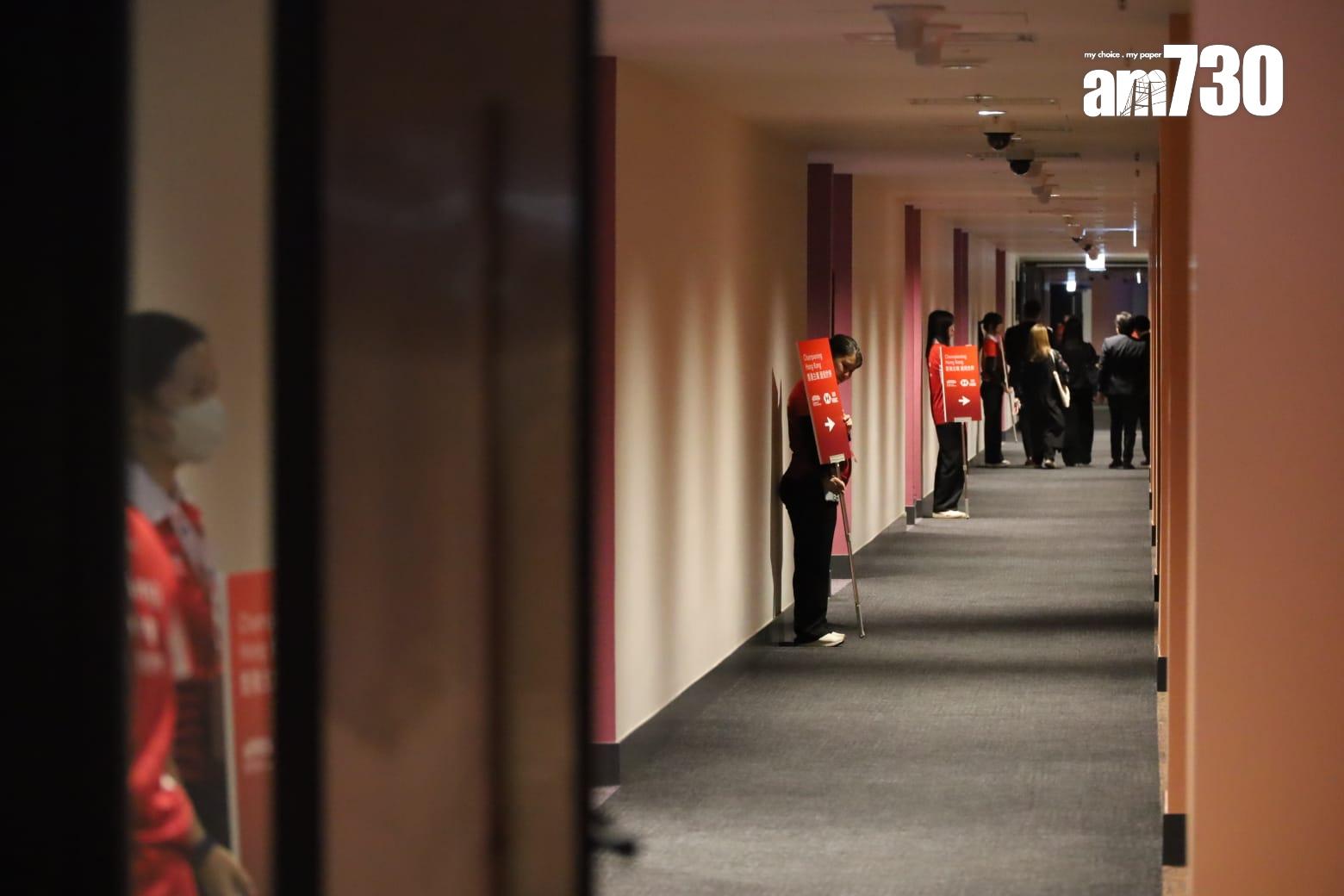 啟德體育園主場館看台座位已裝妥 據悉下月初舉辦測試賽 (鍾式明攝)