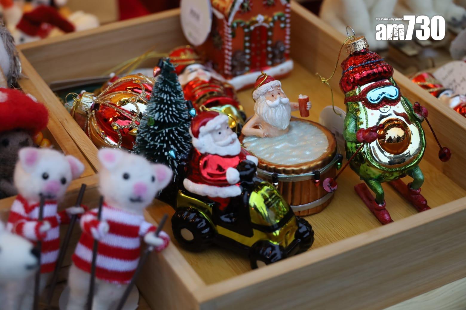 Goose Bump主要出售聖誕主題的手作飾物。(鍾式明攝)