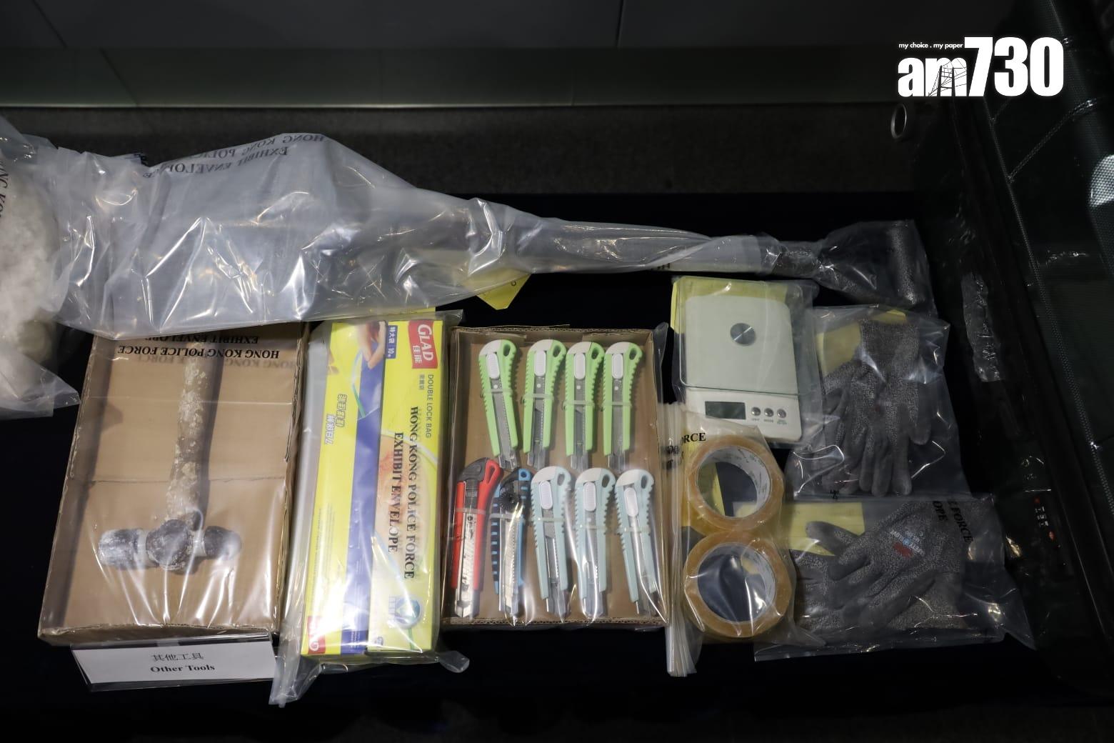 警元朗搗毒品儲存倉拘3非華裔男 檢4,900萬元「冰」毒 (鍾式明攝)