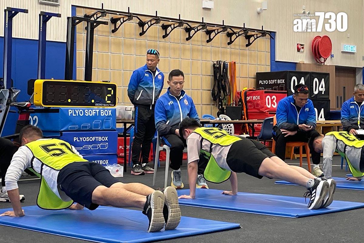 警方指,今日上午共收到400份即場投考的申請。(陳家莉攝)