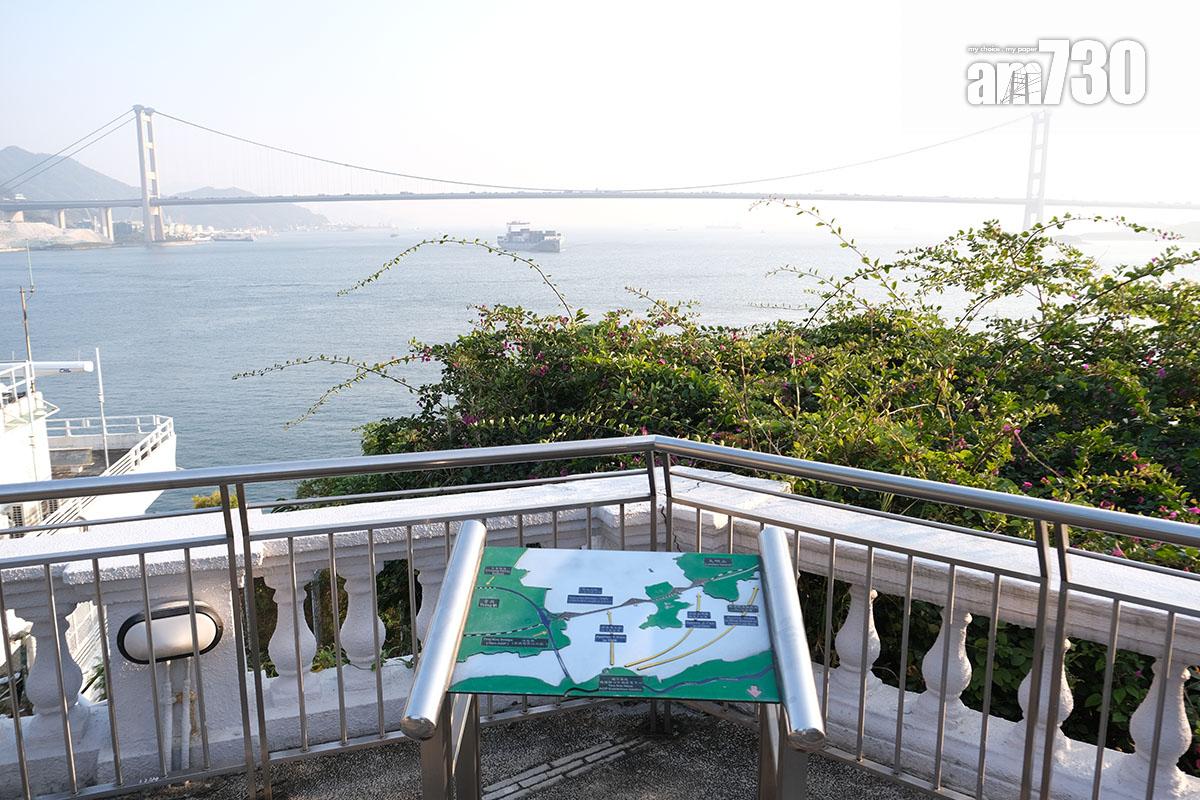 機場核心計劃展覽中心可眺望青馬大橋。(羅庸軒攝)