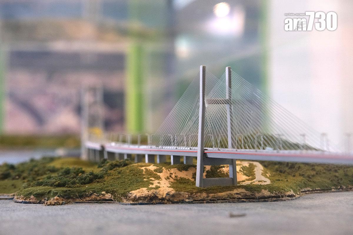 中心展覽廳設有青馬大橋的模型。(羅庸軒攝)
