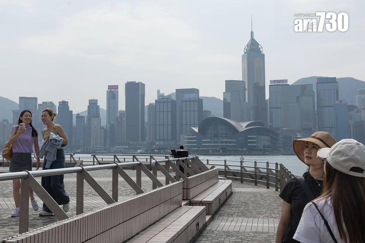 尖沙咀海濱備受旅客歡迎。(資料圖片/蘇文傑攝)