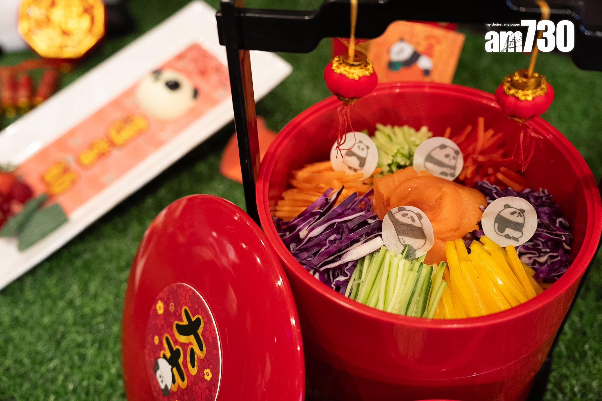 海洋公園亦設有多個熊貓打卡點,為今個新年增添大熊貓元素。(林靄怡攝)