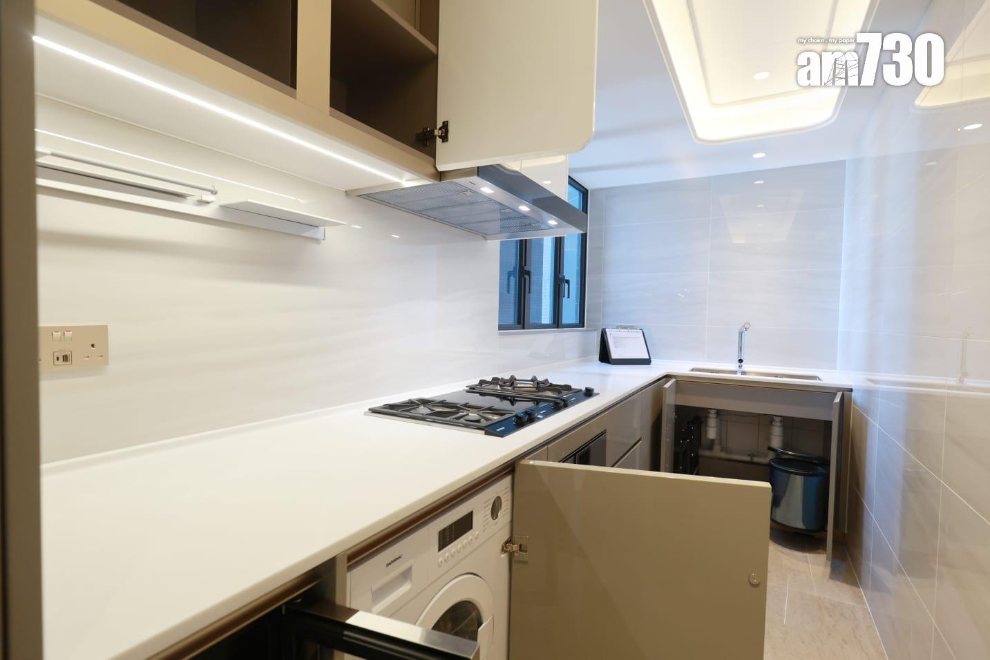 海盈山示範單位|915呎現樓三房套即睇!廳房同向廣納自然光 主人房面積寬敞 (多圖有片)|黃竹坑新盤