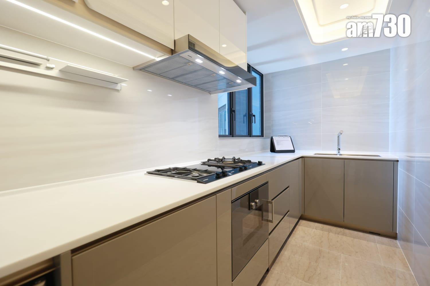 海盈山示範單位|915呎現樓三房套即睇!廳房同向廣納自然光 主人房面積寬敞 (多圖有片)|黃竹坑新盤