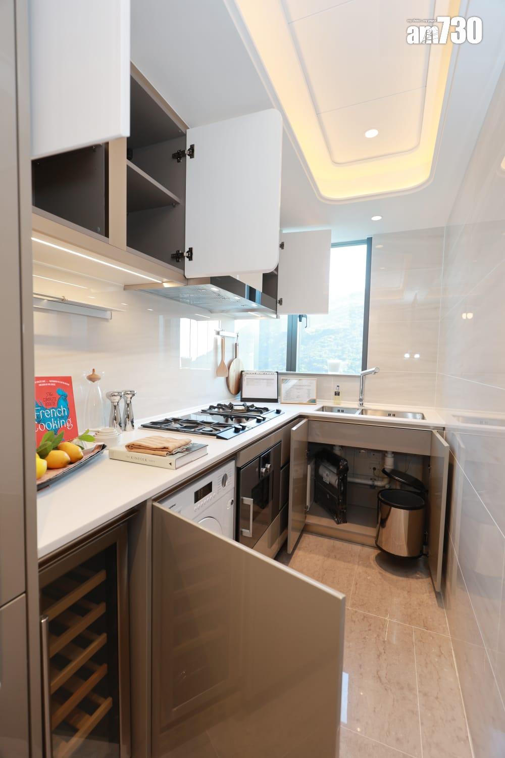 海盈山示範單位|現樓853呎現連裝修三房套 享山海雙景(多圖有片)|黃竹坑新盤