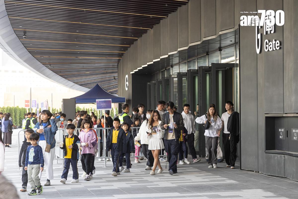 啟德體育園主場館首場測試賽預計有約1萬名觀眾入場。(蘇文傑攝)