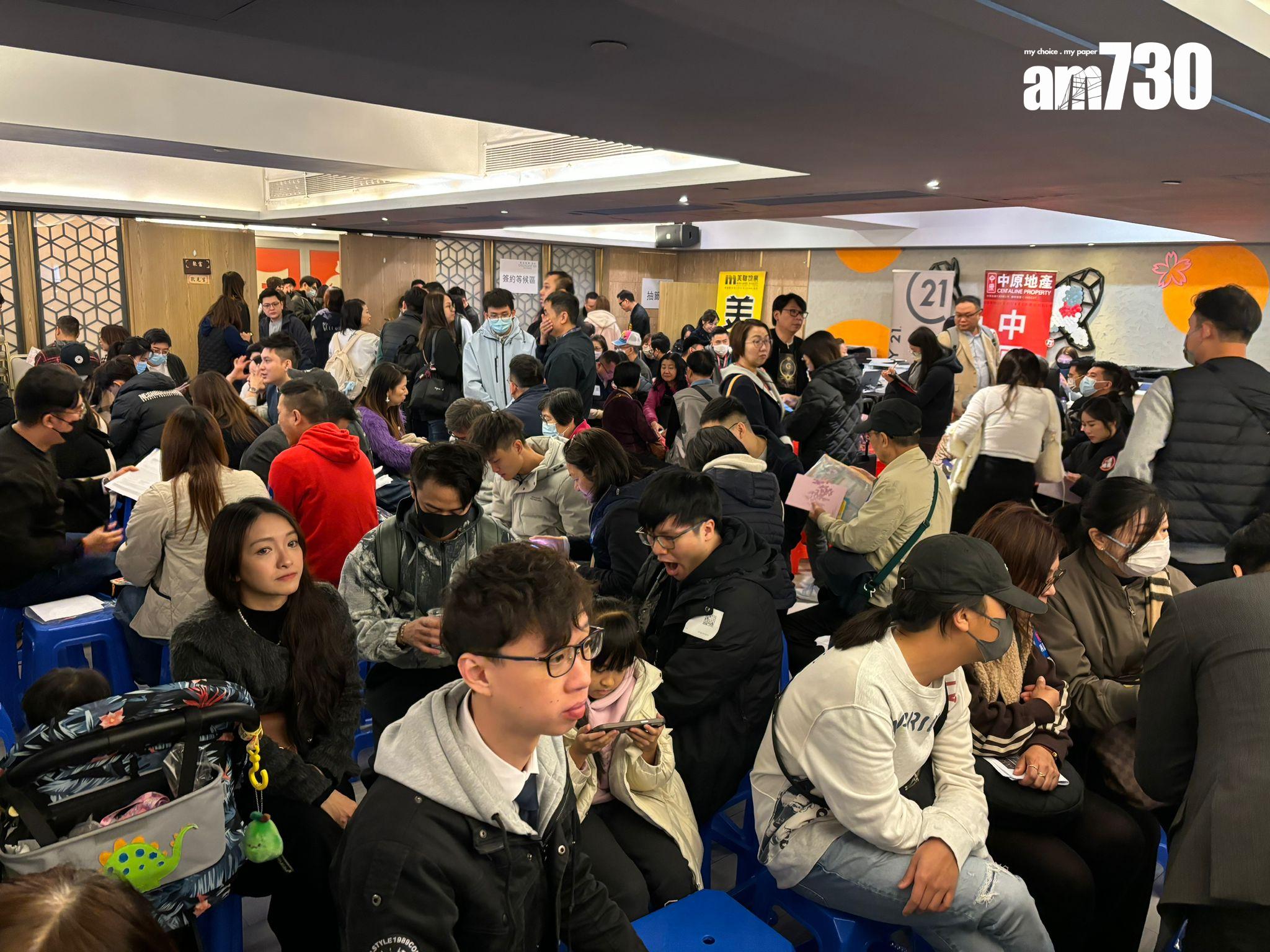 「珀岸」A組大手客時段有8組客購買2伙,A組及S組早前已認購43伙。