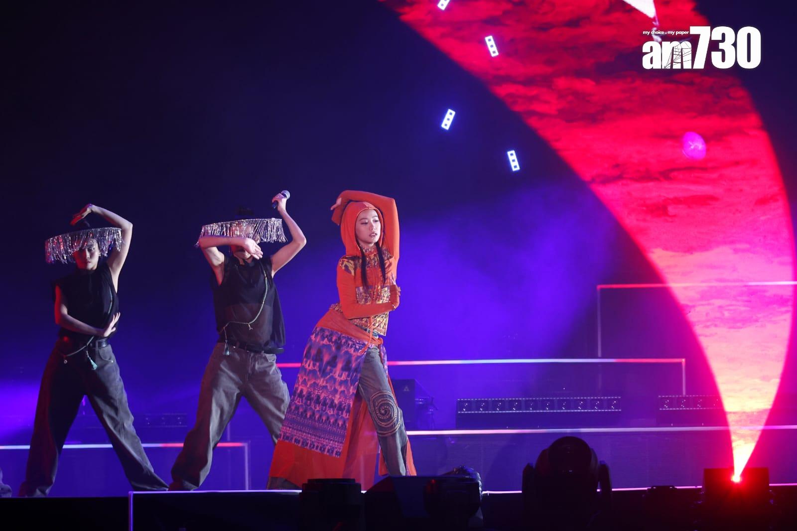 JACE陳凱詠帶來四首作品,包括《練功》、《我養你》、《那黑夜沒很夜》及《間歇性休眠》。(林俊源攝)