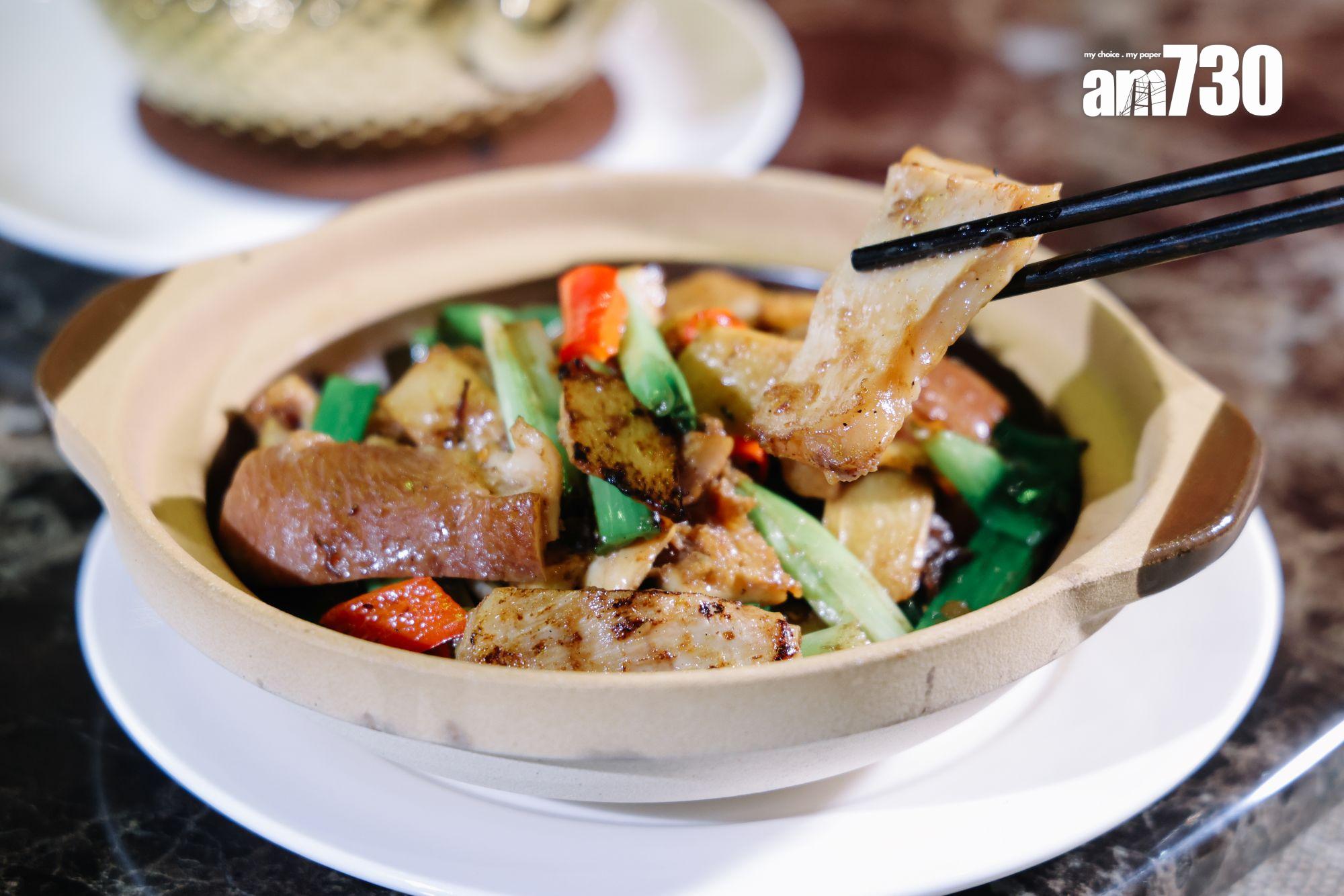 XO醬薑葱魚扣 龍躉魚扣像花膠般膠質滿滿又爽彈,XO醬的瑤柱鮮味幽香。