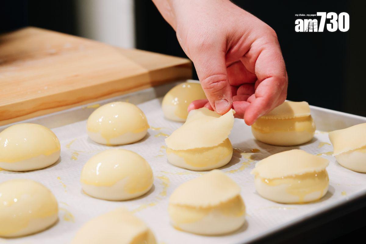 蓋上薄薄的酥皮,焗後更鬆脆。