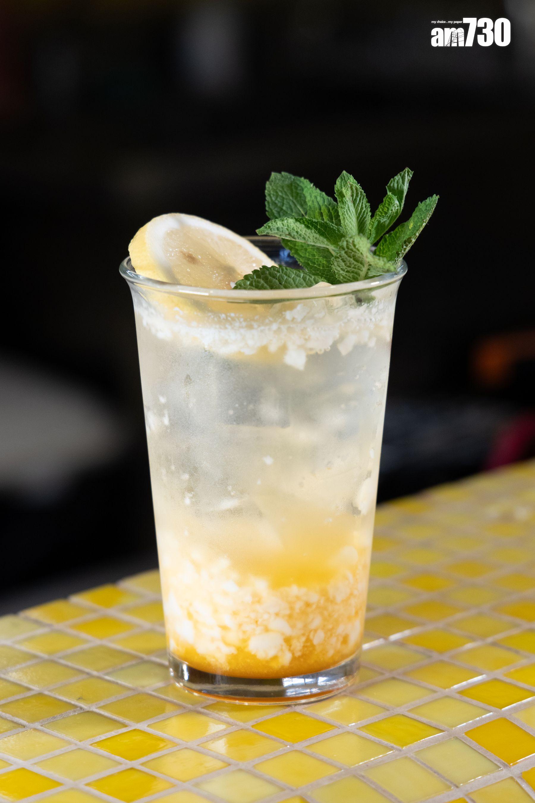 豆腐花薑汁梳打$48 用新鮮薑煲薑汁,撞豆腐花是他們的童年回憶。