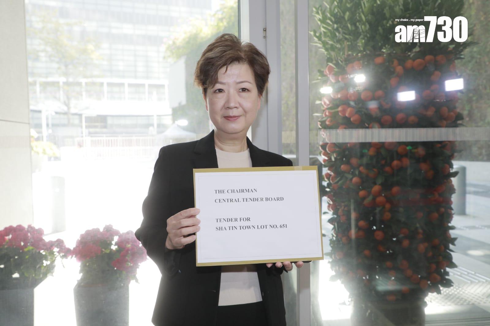 建灝地產代表入標。