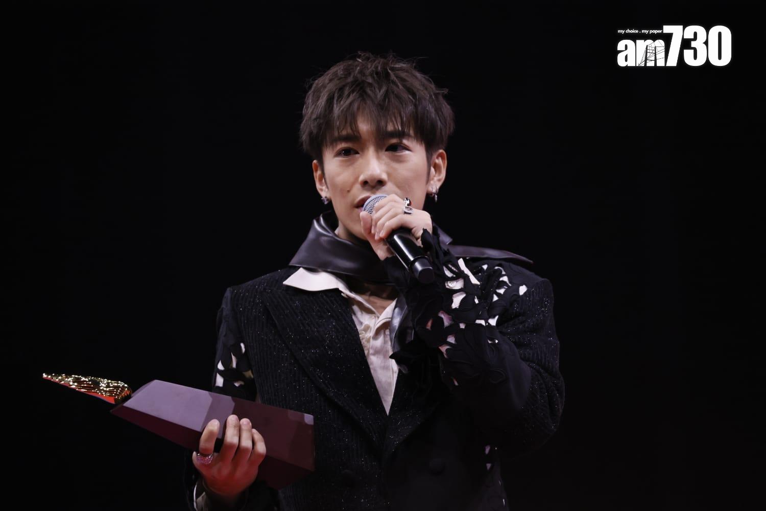 洪嘉豪《黑玻璃》奪「叱咤十大」的第七位。(蘇文傑攝)