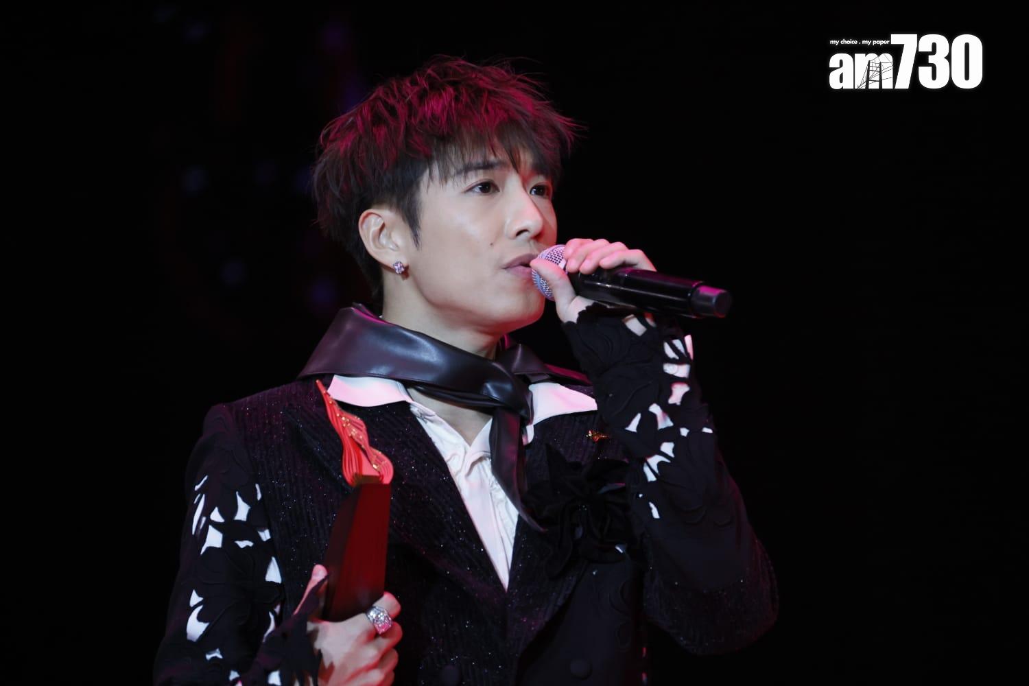 洪嘉豪《黑玻璃》奪「叱咤十大」的第七位。(蘇文傑攝)