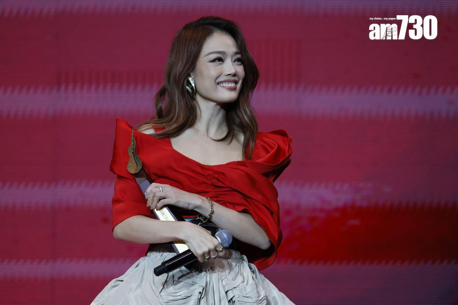 容祖兒當晚帶病上陣,自嘲面如死灰感激化妝師拯救。