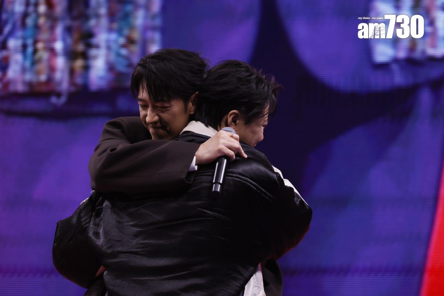 馮允謙憑《會再見的》奪「叱咤樂壇至尊歌曲大獎」。(蘇文傑攝)