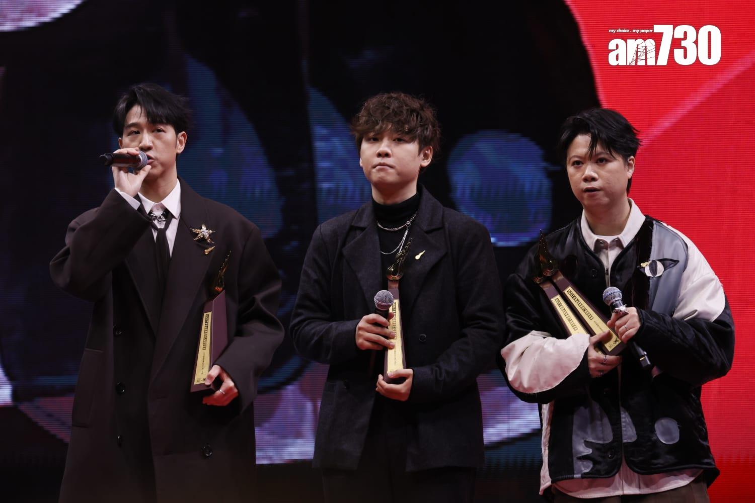 馮允謙憑《會再見的》奪「叱咤樂壇至尊歌曲大獎」。(蘇文傑攝)