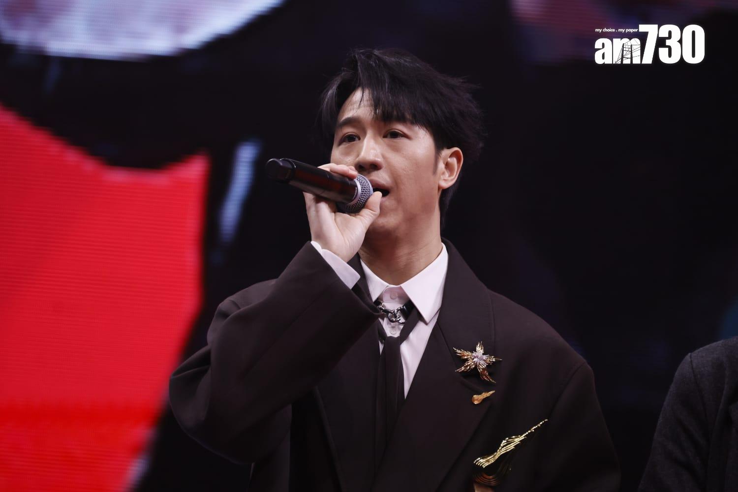 馮允謙憑《會再見的》奪「叱咤樂壇至尊歌曲大獎」。(蘇文傑攝)