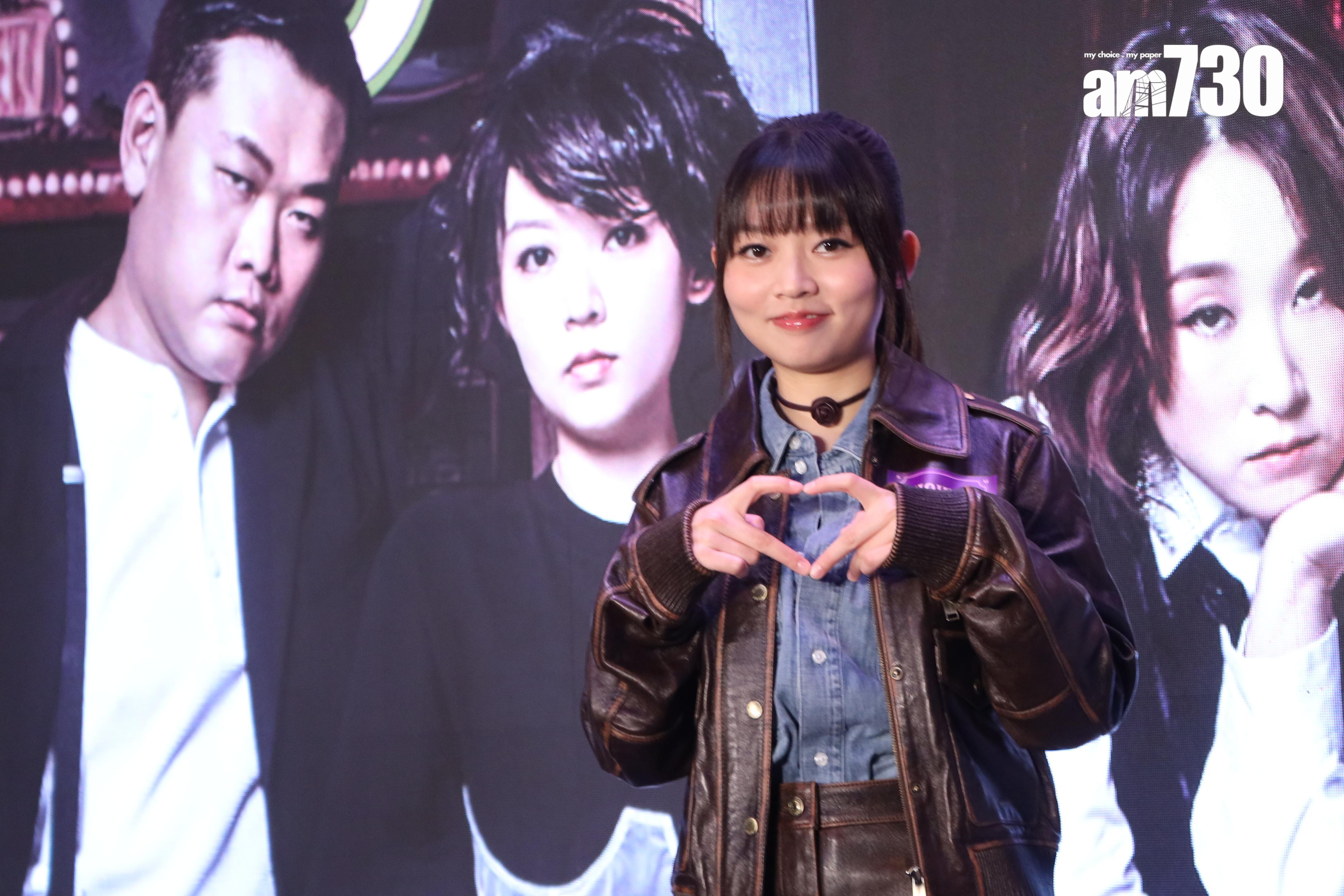 童童在海報的造型是用她的真髮。