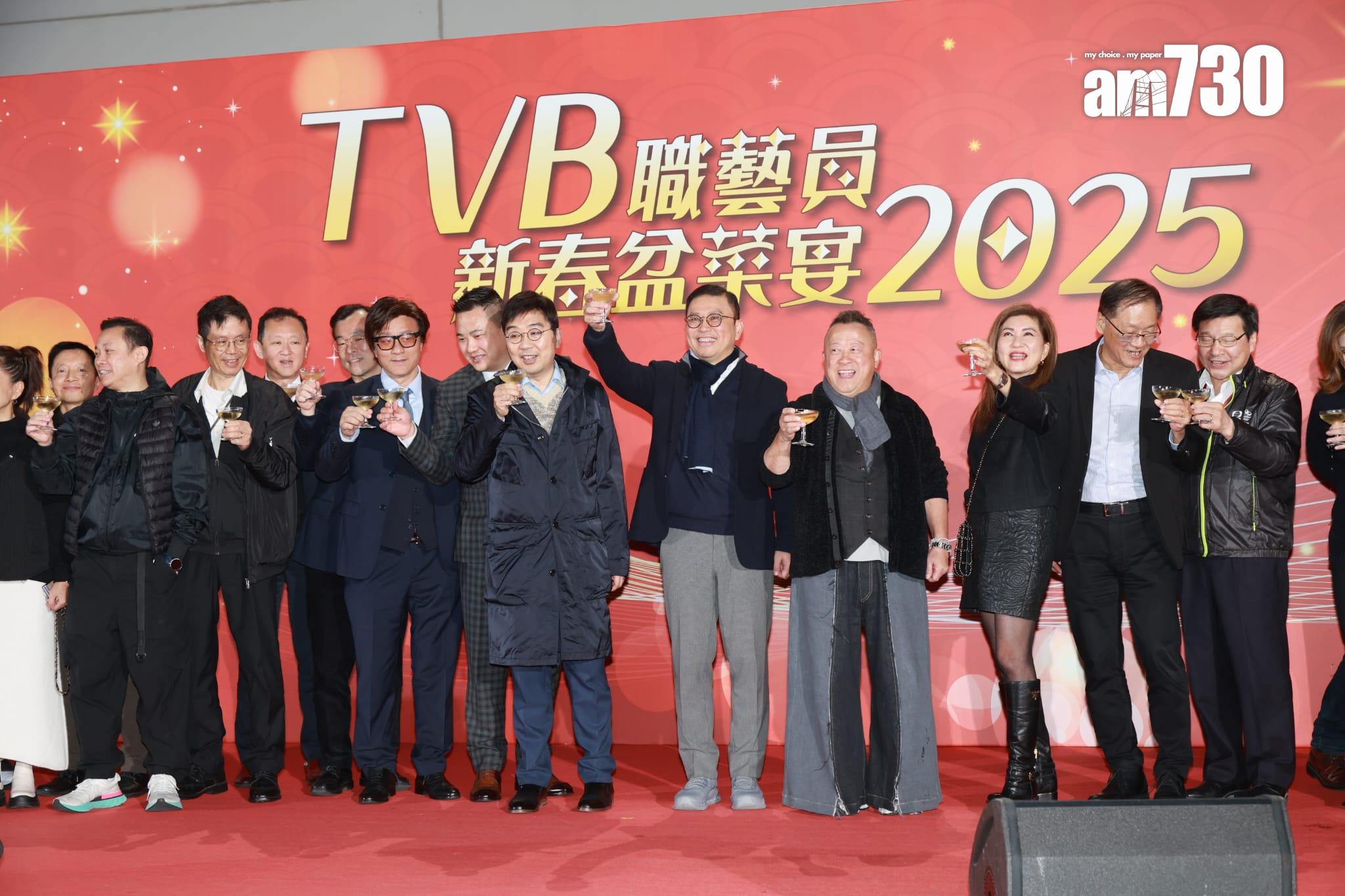 主席許濤與一眾高層上台祝酒。(羅錦鴻攝)