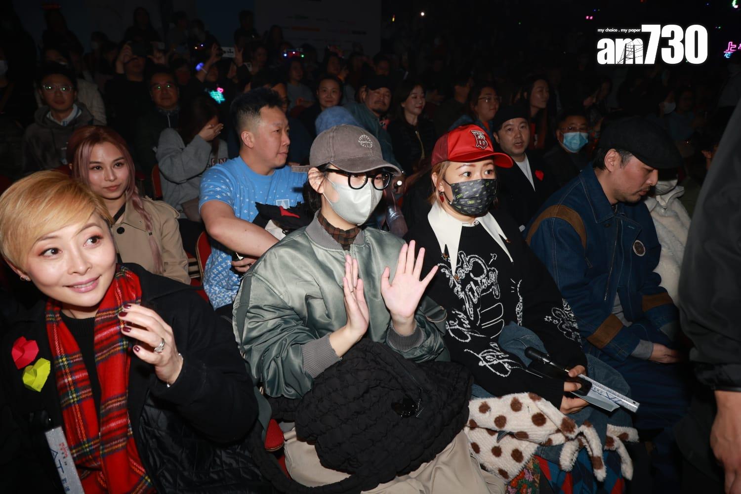 炎明熹與高晨維(紅帽)。(羅錦鴻攝)