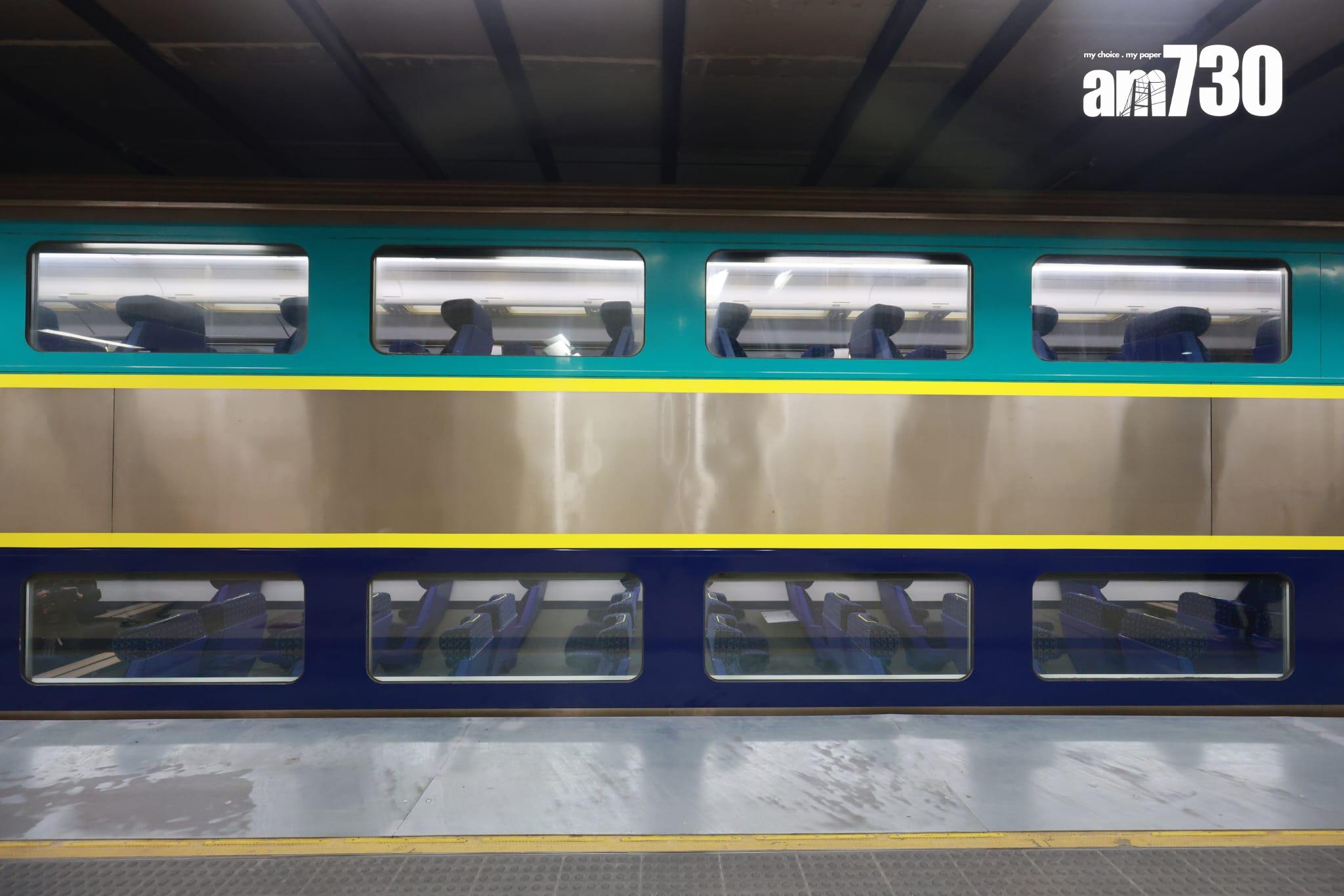 雙層設計是列車的一大特色。(羅錦鴻攝)