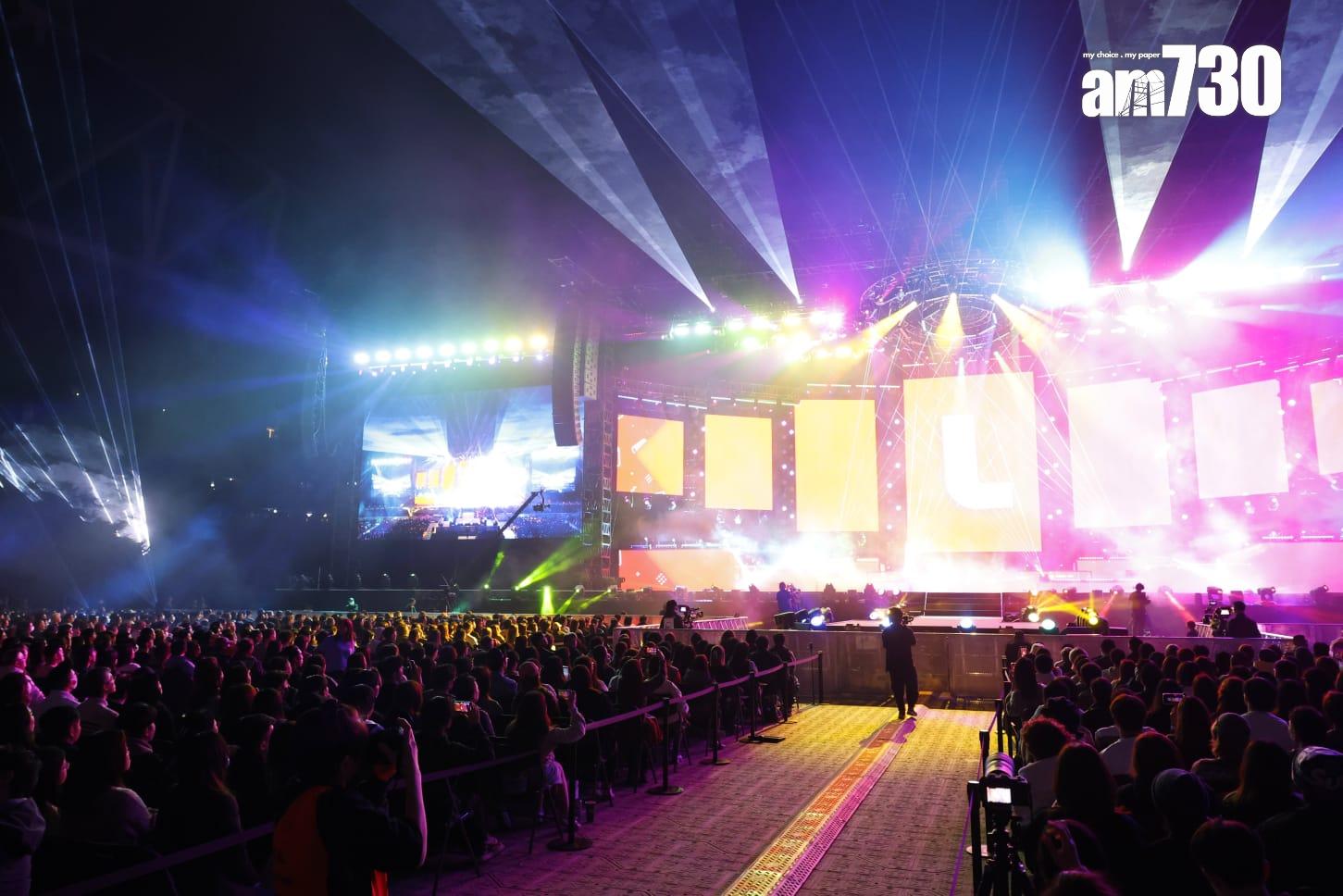 啟德主場館於舉行慈善演唱會《FOUR in LOVE萬人CHARITY LIVE 2025》,燈光及音響均比上次好。