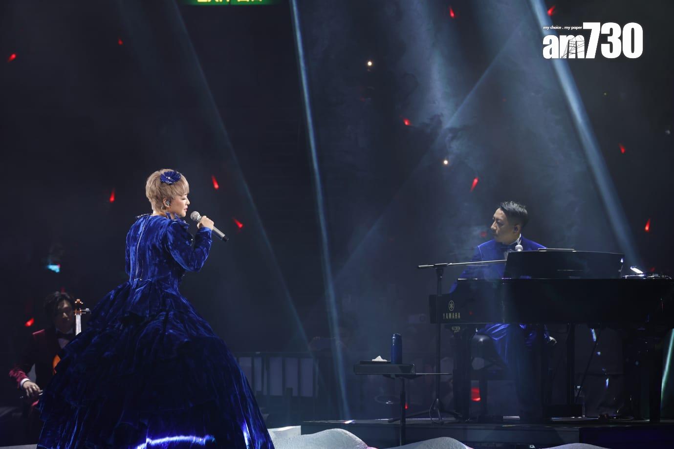 陳慧嫻在何秉及一眾樂手眾奏下唱繼續演唱。