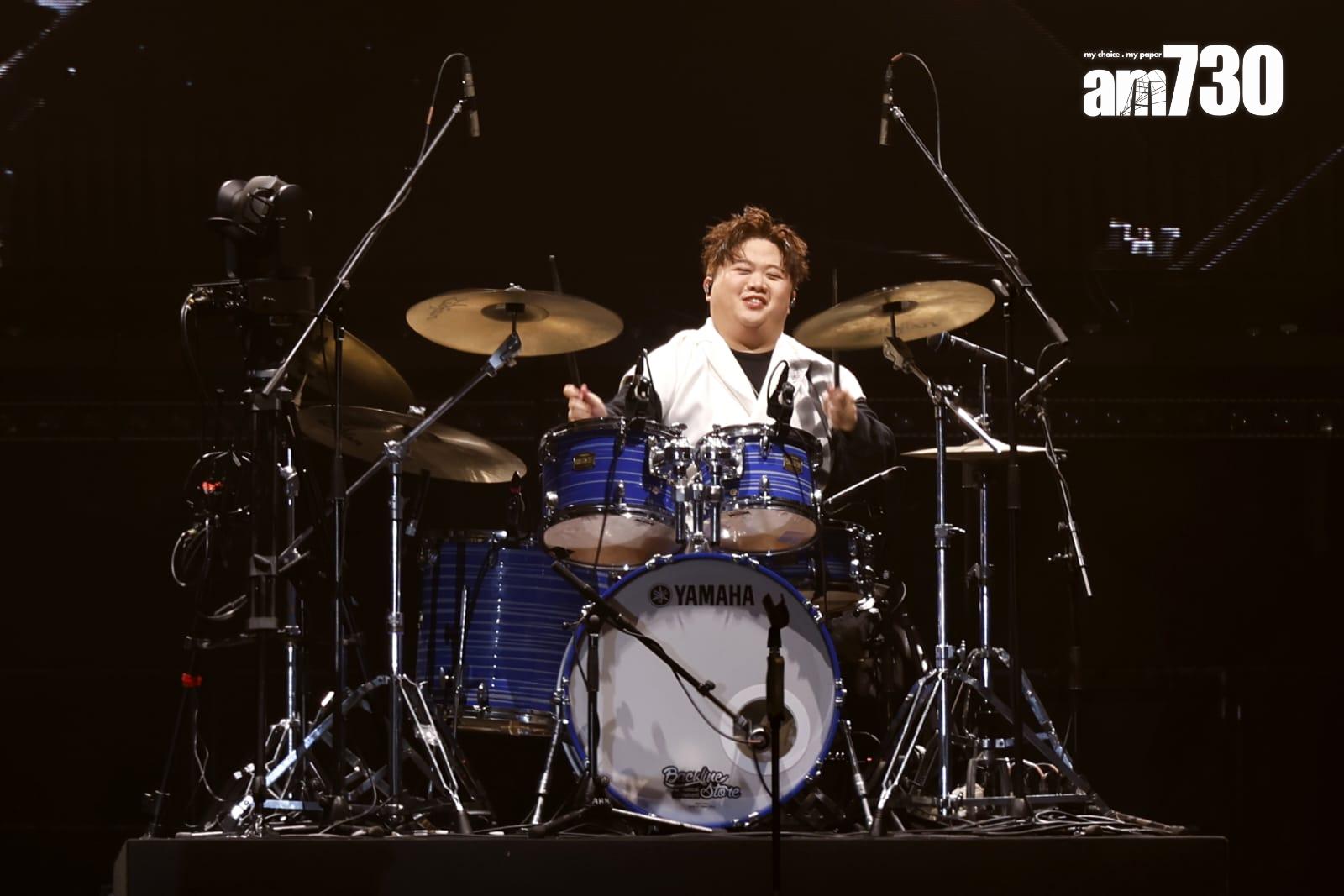 《ERROR “WHAT’S GOING WRONG??” 2025》演唱會,四子於encore時段化身「死腳膠」。(林俊源攝)