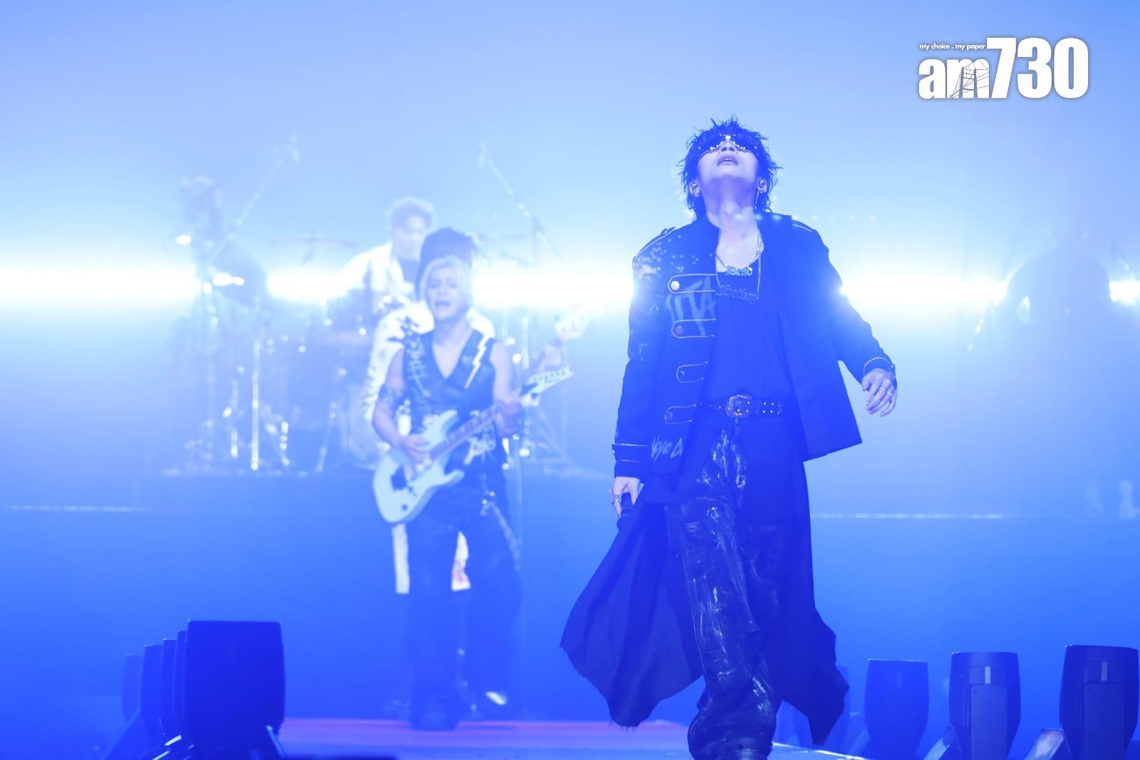 《ERROR “WHAT’S GOING WRONG??” 2025》演唱會,四子於encore時段化身「死腳膠」。(林俊源攝)