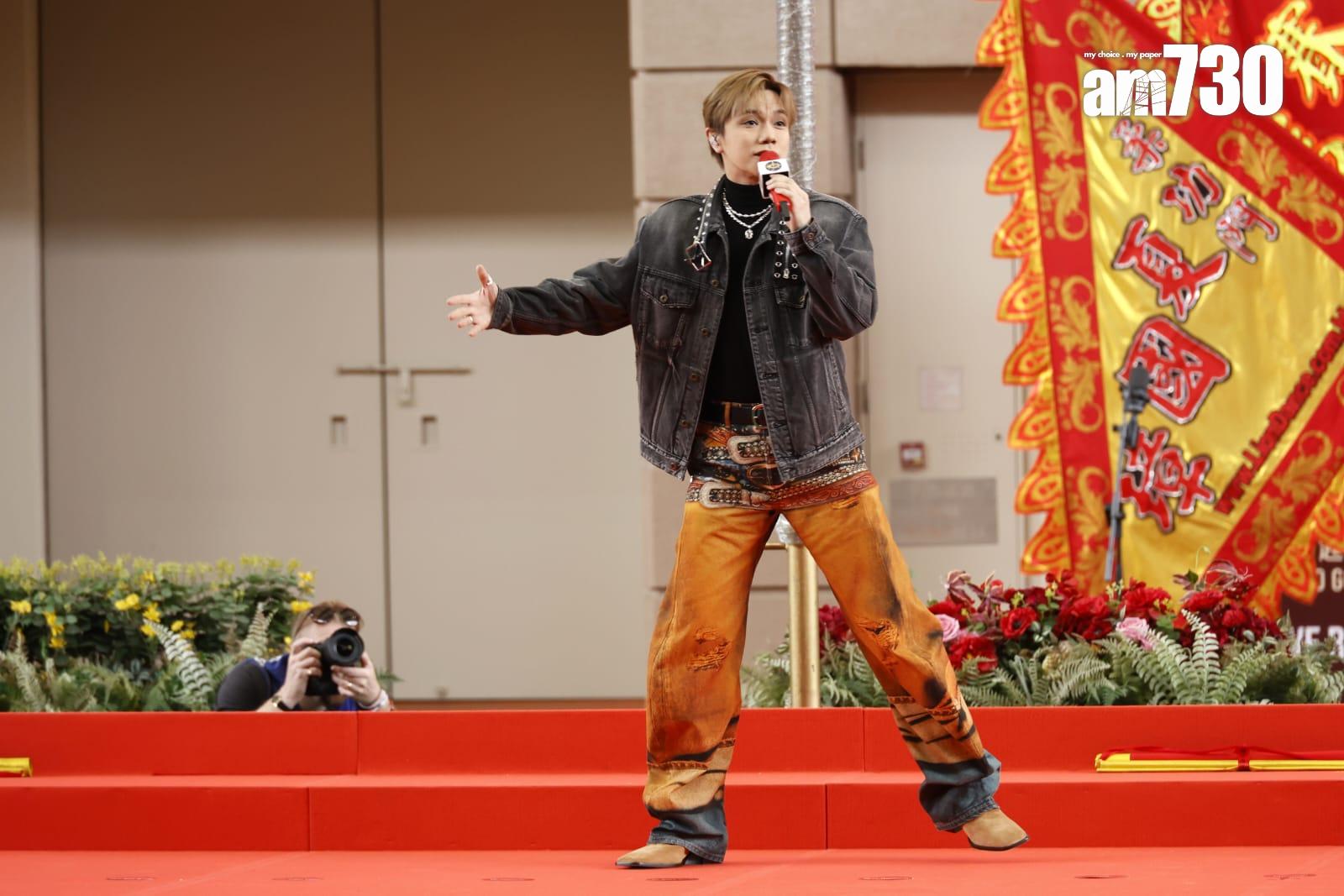 張敬軒擔任《農曆新年賽馬日》表演嘉賓。(林俊源攝)