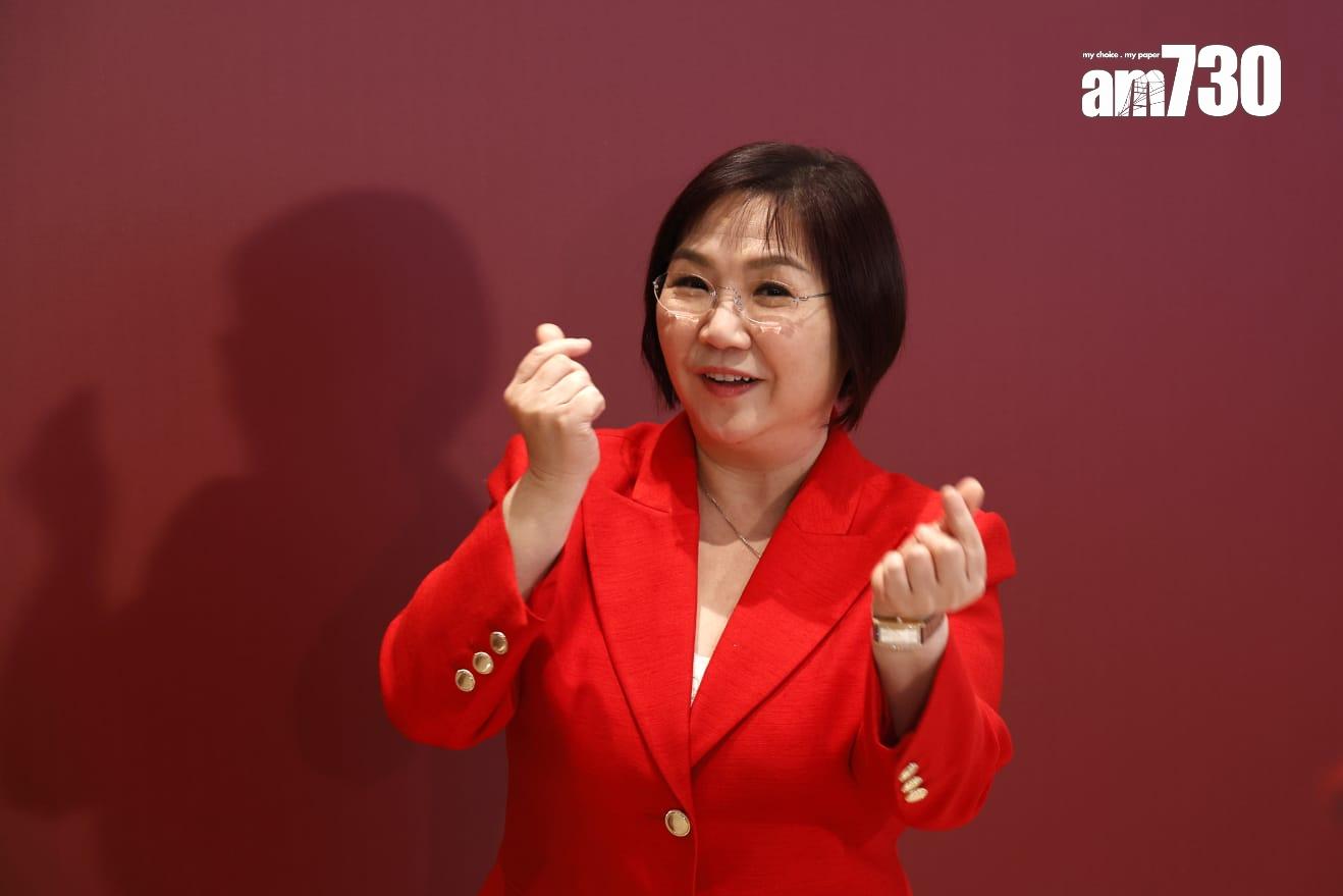 麥玲玲出席《農曆新年賽馬日》活動,預測娛樂圈蛇年運勢。(林俊源攝)